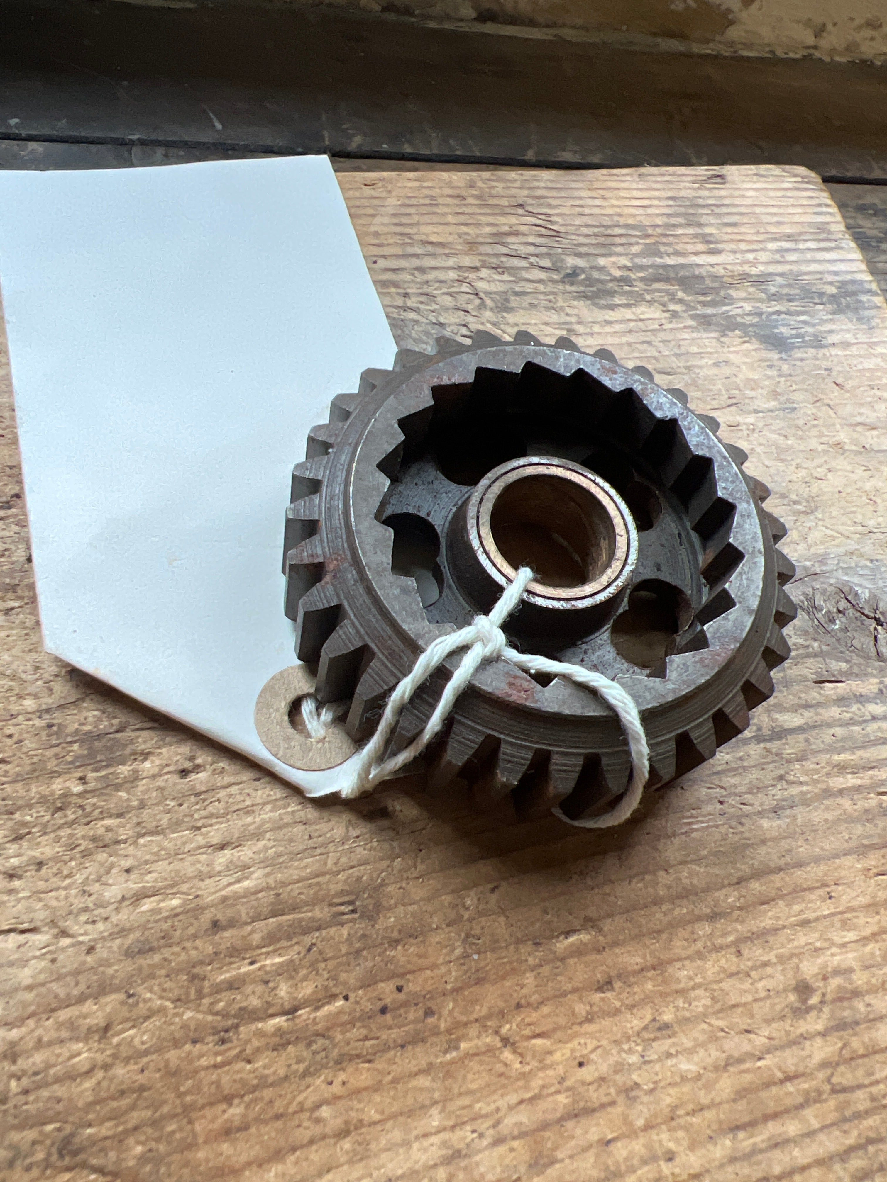 BSA C15 early kickstart ratchet gear 33T complete with bush