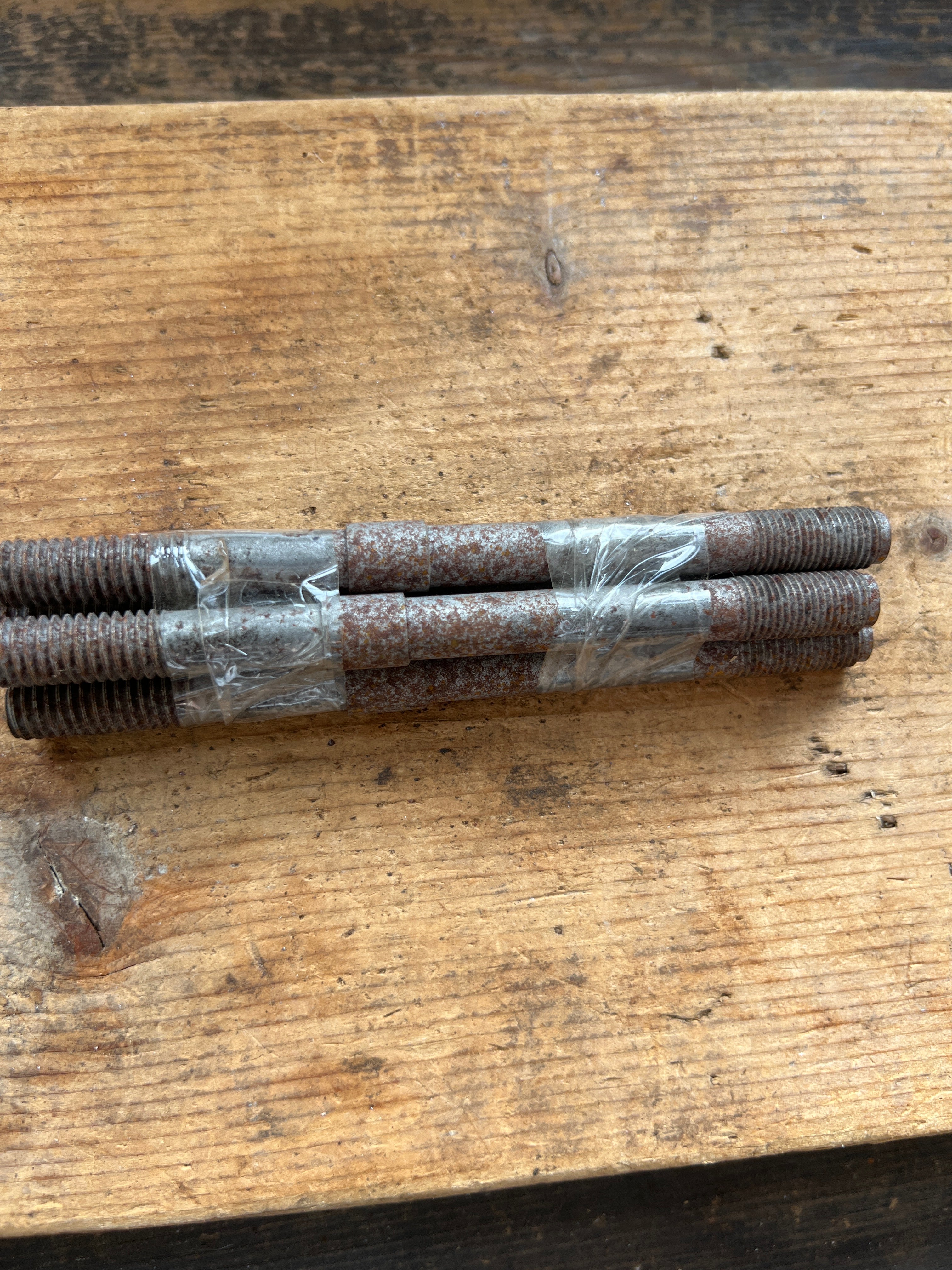 Triumph BSA Triples E8745 Crankcase waisted studs