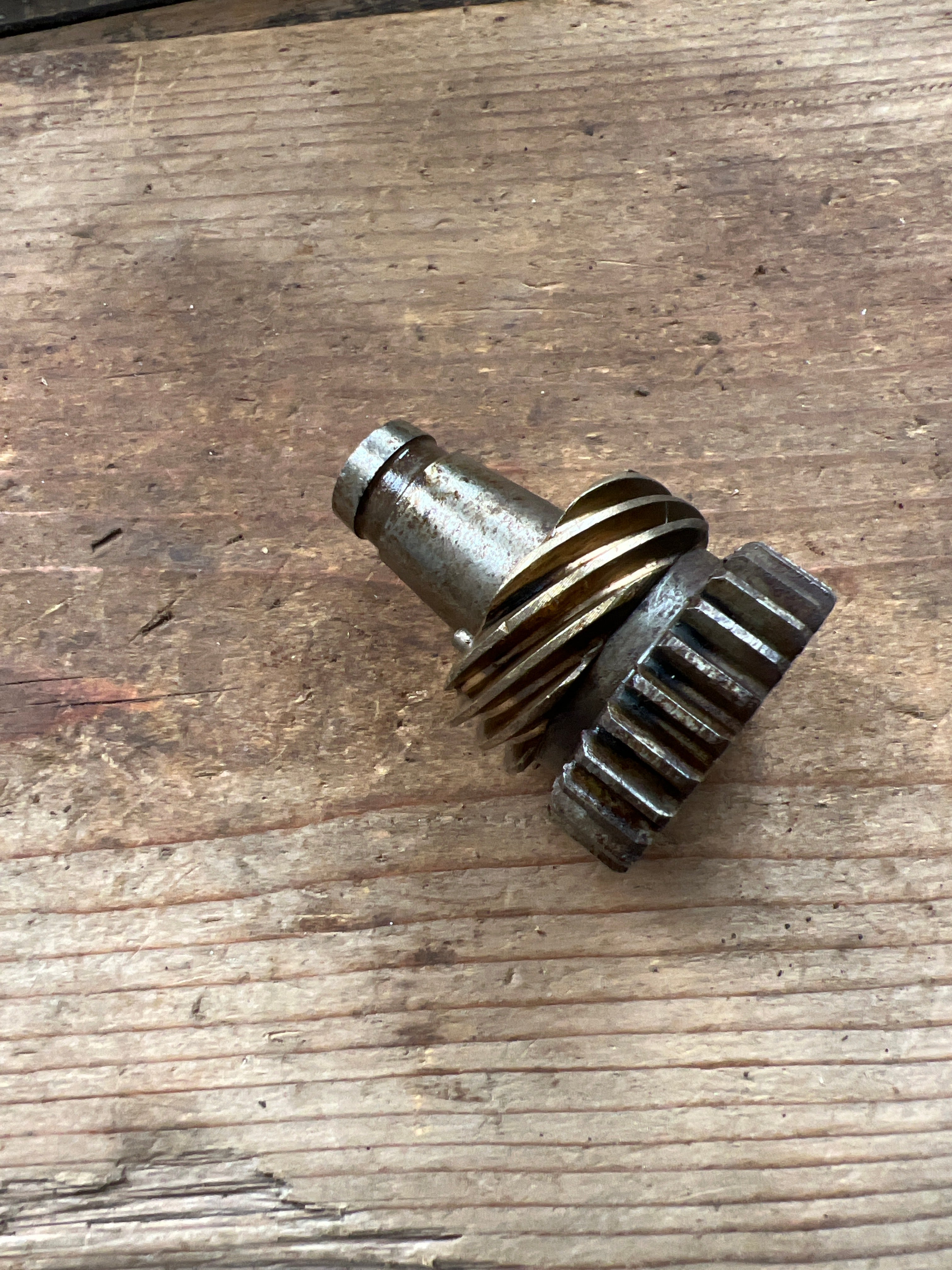 Triumph E4079 1959 etc Tiger cub crank timing pinion assembly
