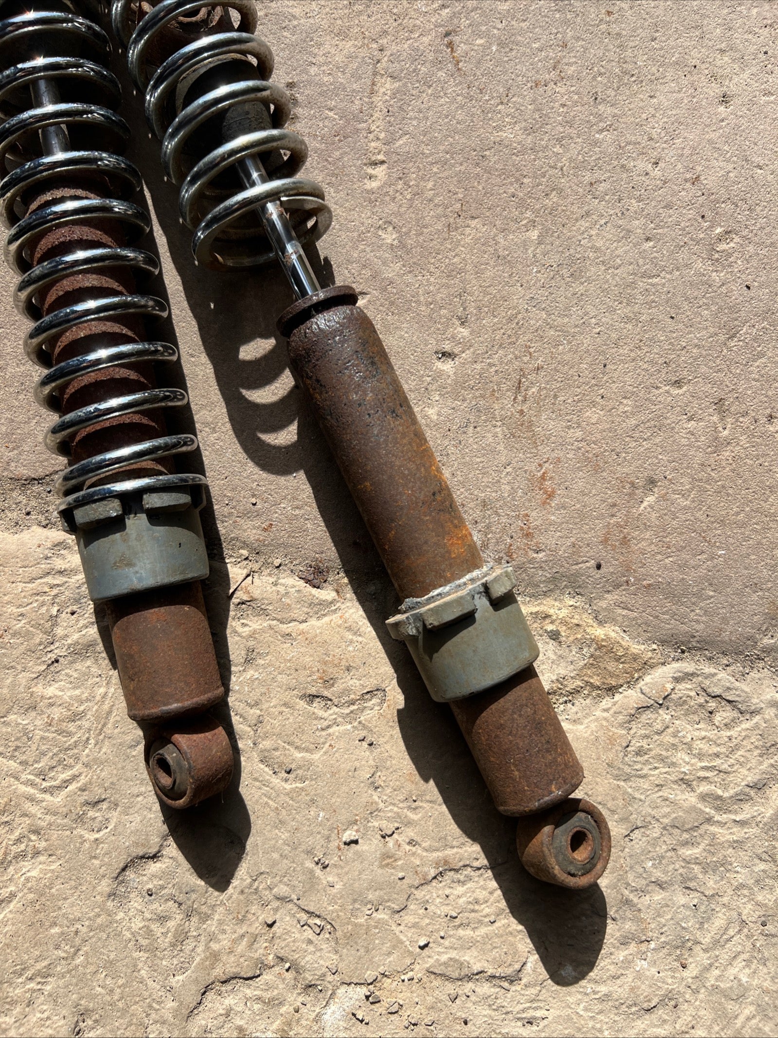 Girling rear suspension units used