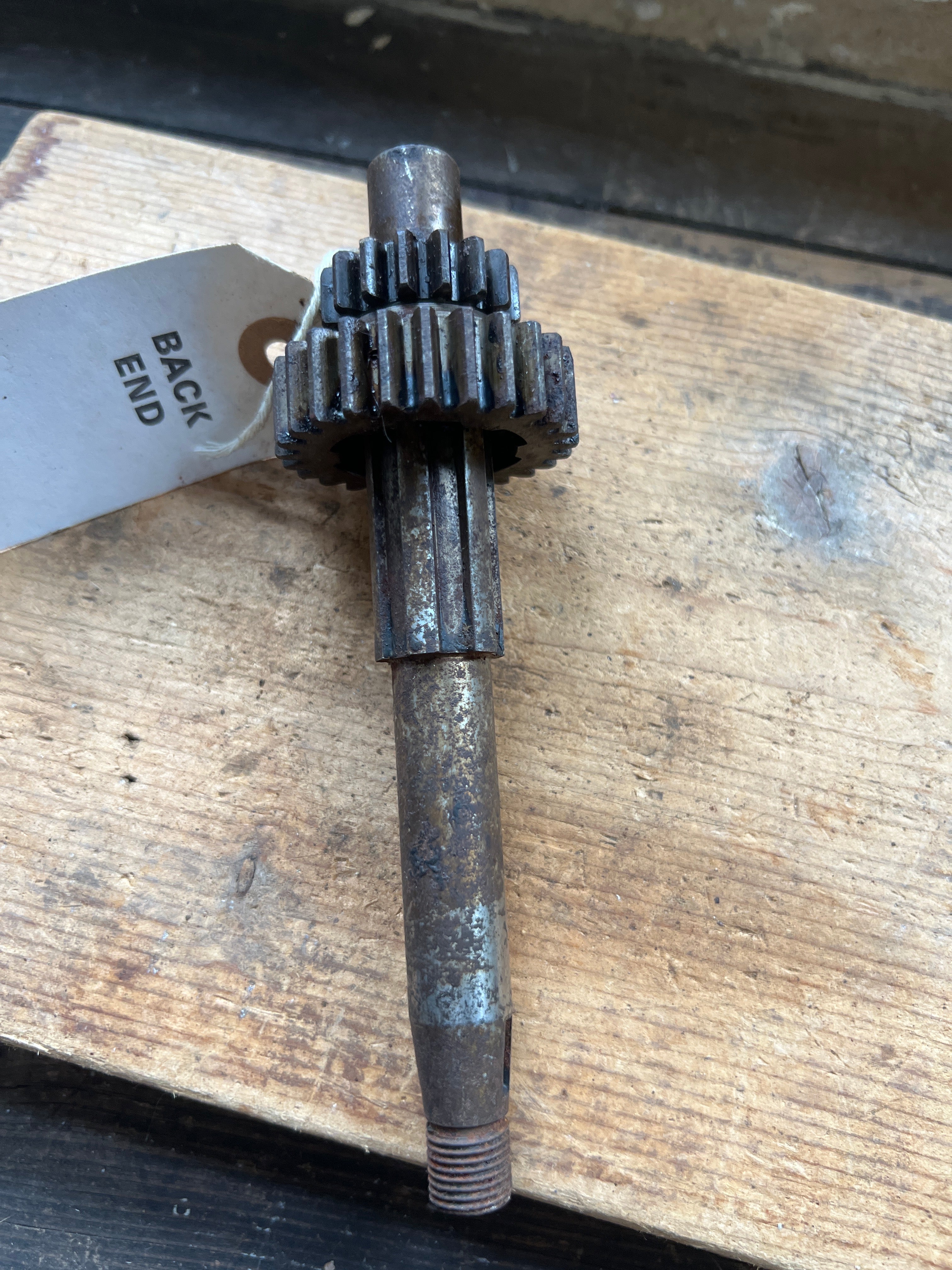 Triumph tiger Cub mainshaft & 2 gears T1588