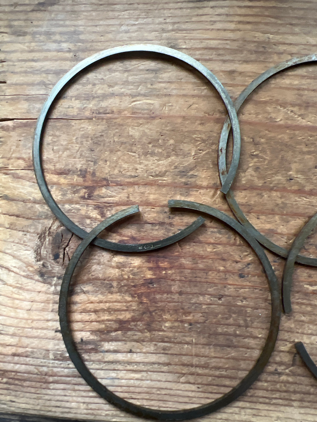 Triumph 650 Twin standard piston ring set NOS