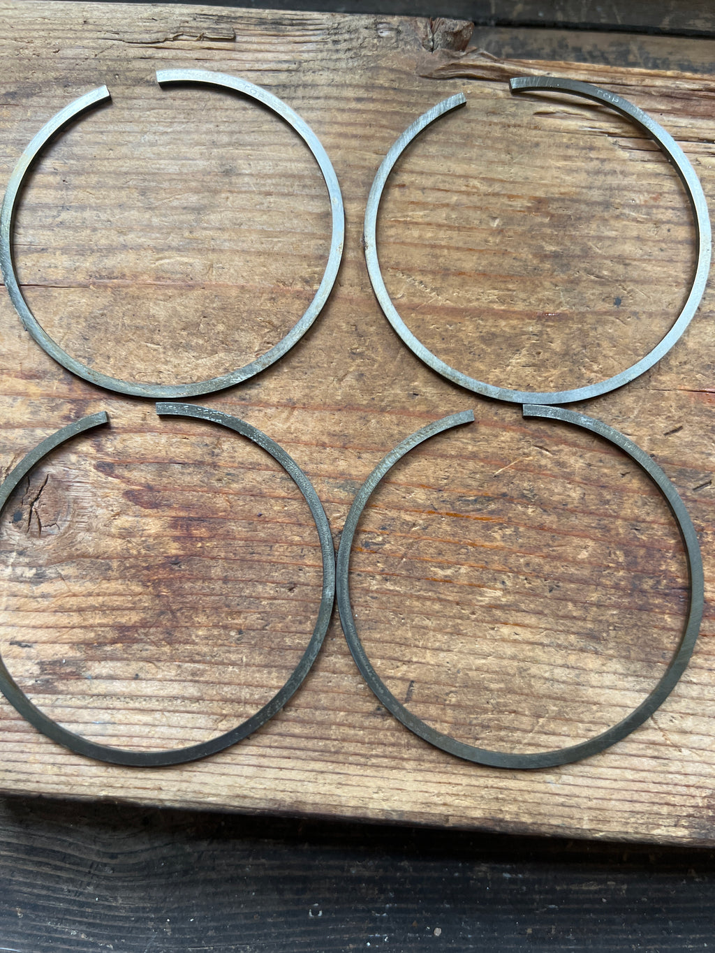 Royal Enfield 700 Twin, Meteor etc +40 piston compression rings NOS (4)