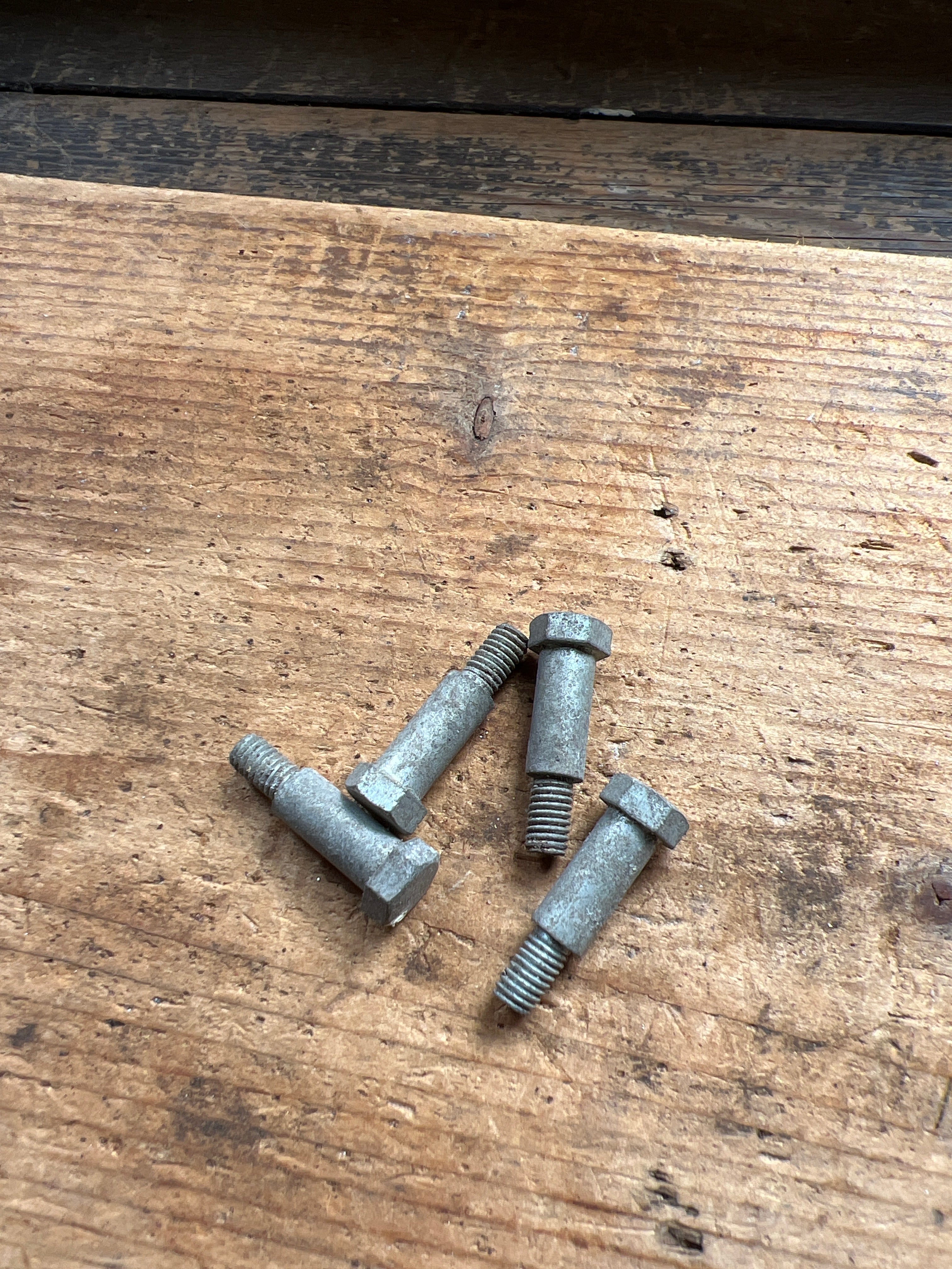 Triumph Triple oil cooler bracket bolts 82-9323