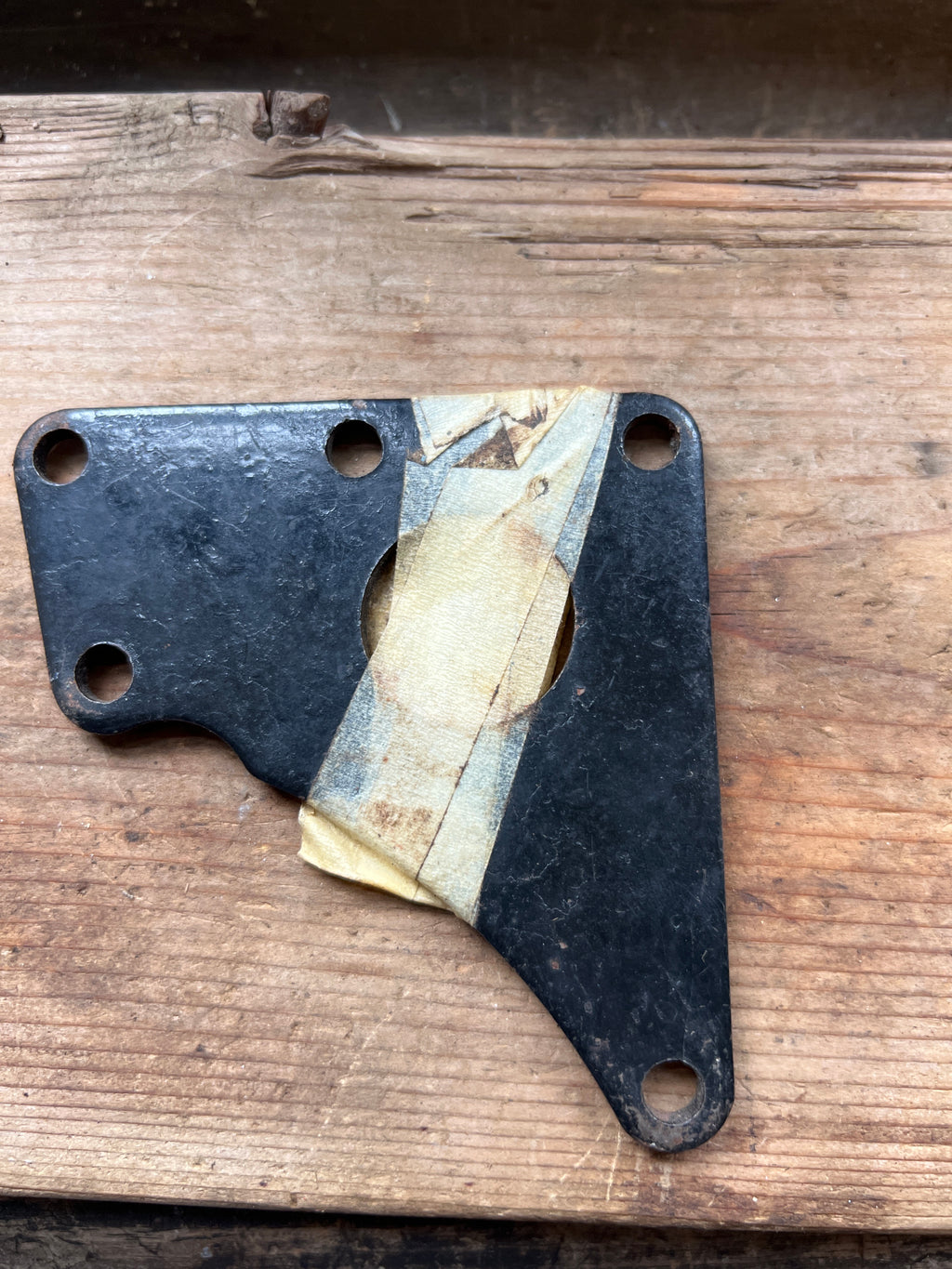 Triumph 650 750 unit twins conical rear hub rear left hand engine plate F13023