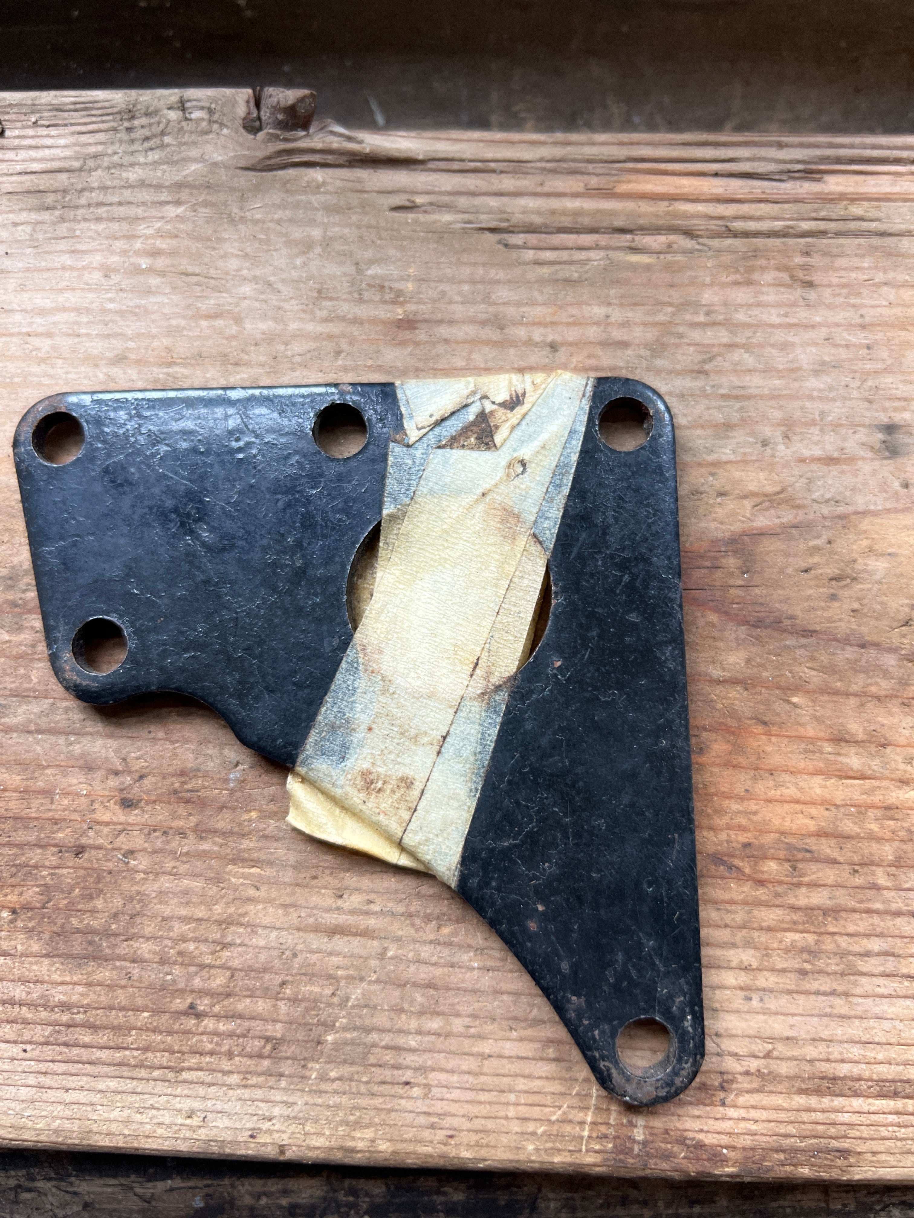 Triumph 650 750 unit twins conical rear hub rear left hand engine plate F13023