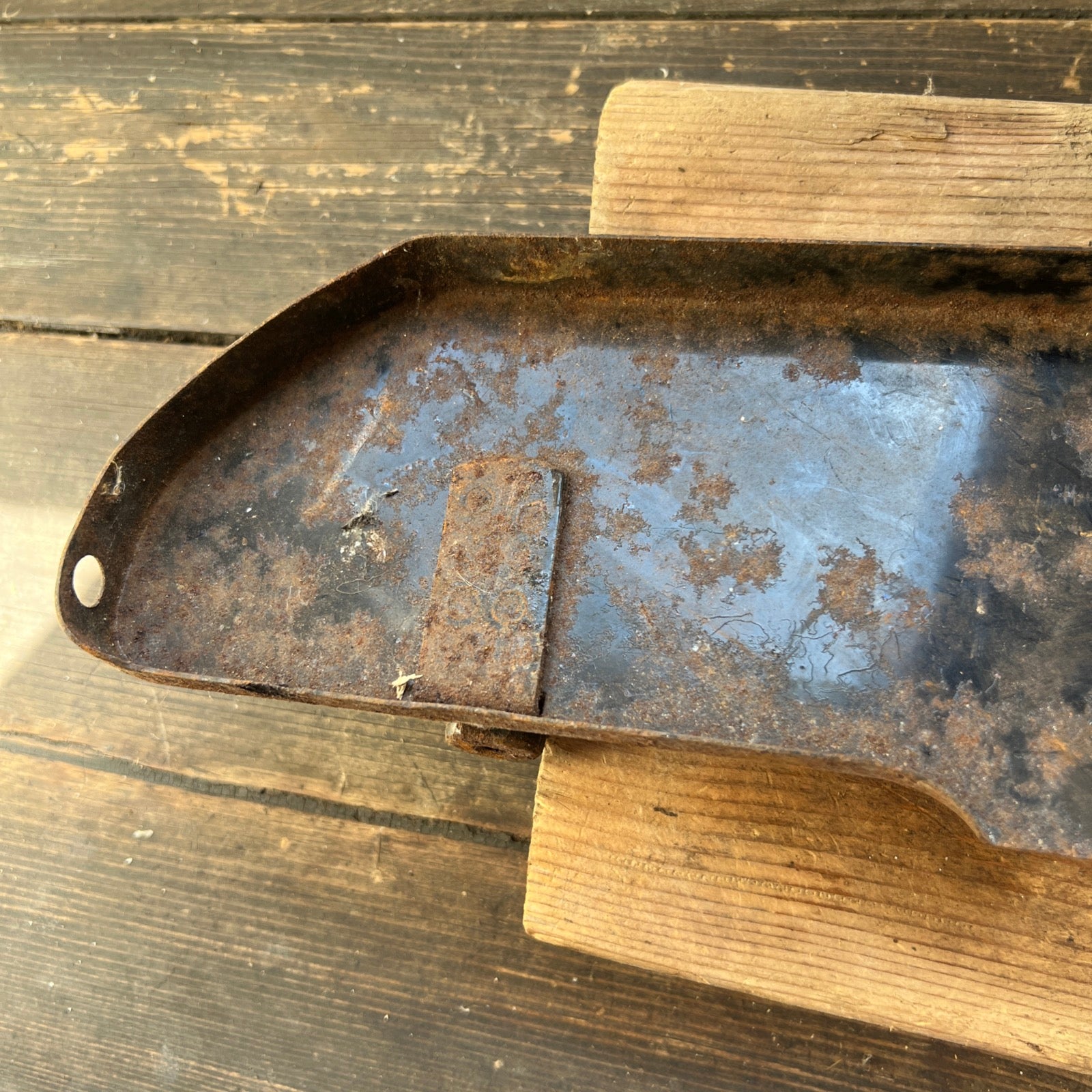 Triumph Tigress BSA Sunbeam twin right hand foot rest plate 76-9272 NOS