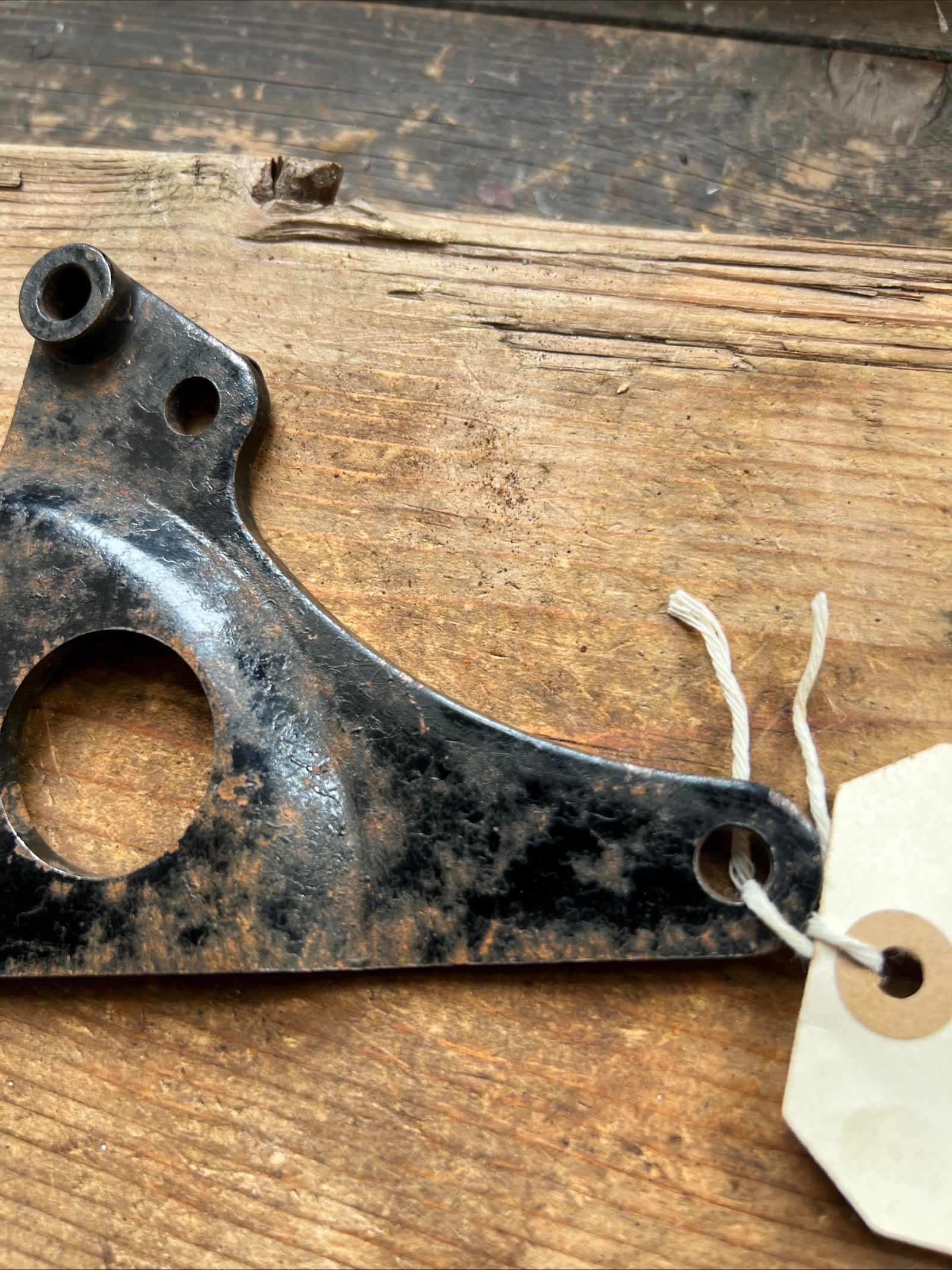 Triumph F13024 TR7 T120 OIF right hand rear engine plate NOS