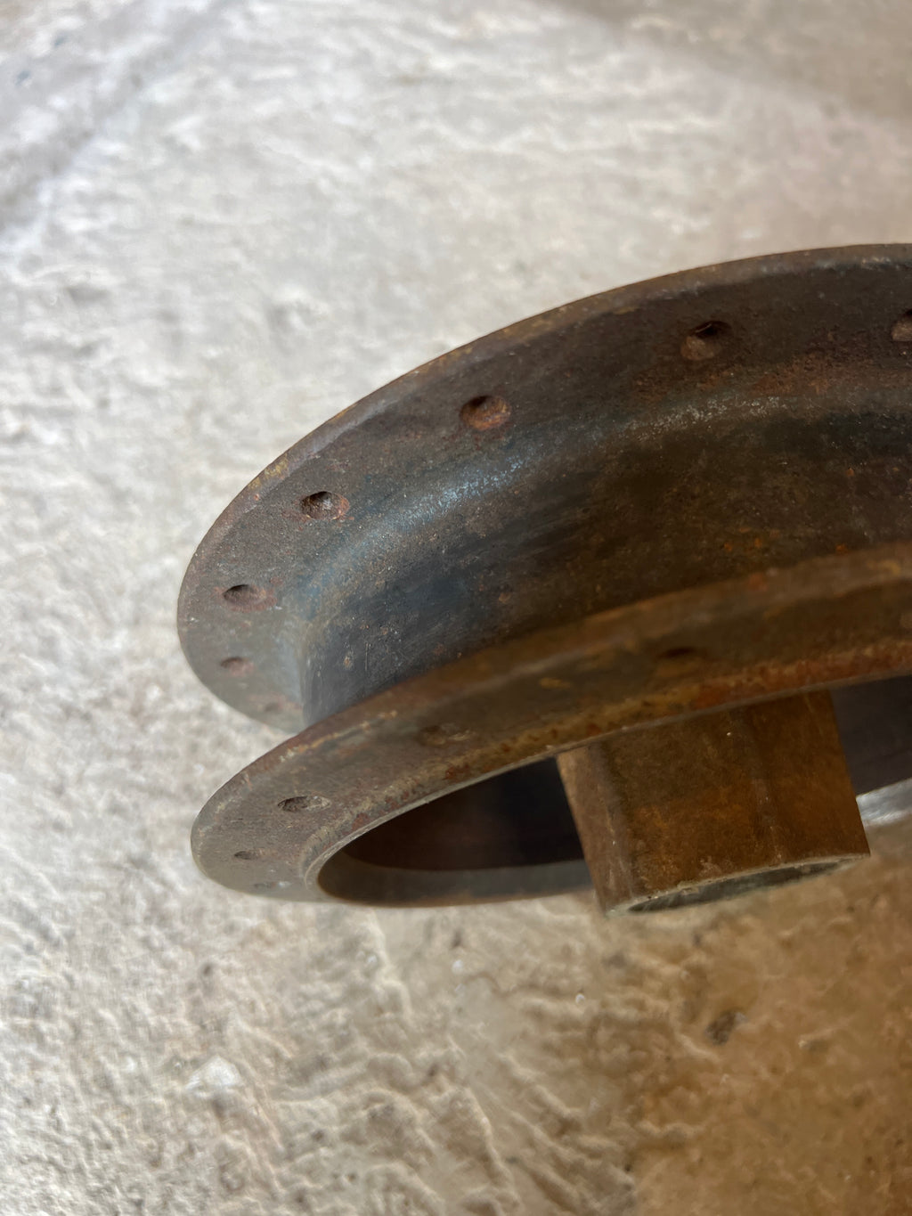 Ariel arrow & leader Iron front hub