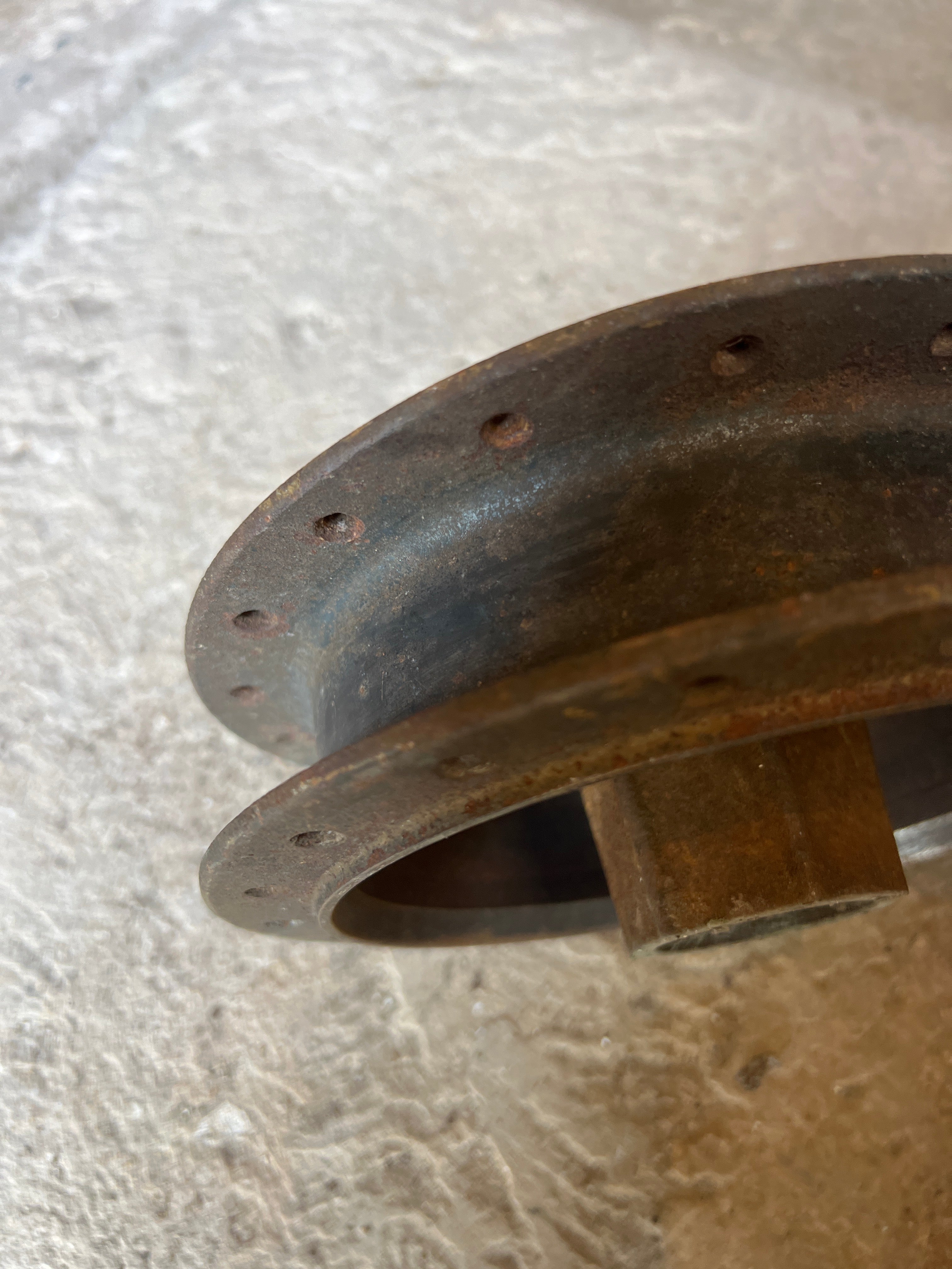 Ariel arrow & leader Iron front hub