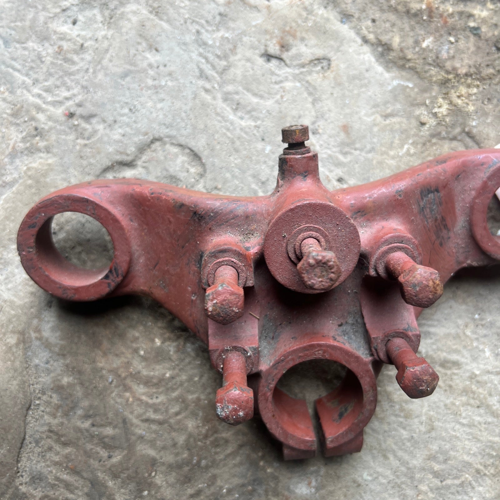 68-5049 BSA BSA A65 Nacelle type top fork yoke used