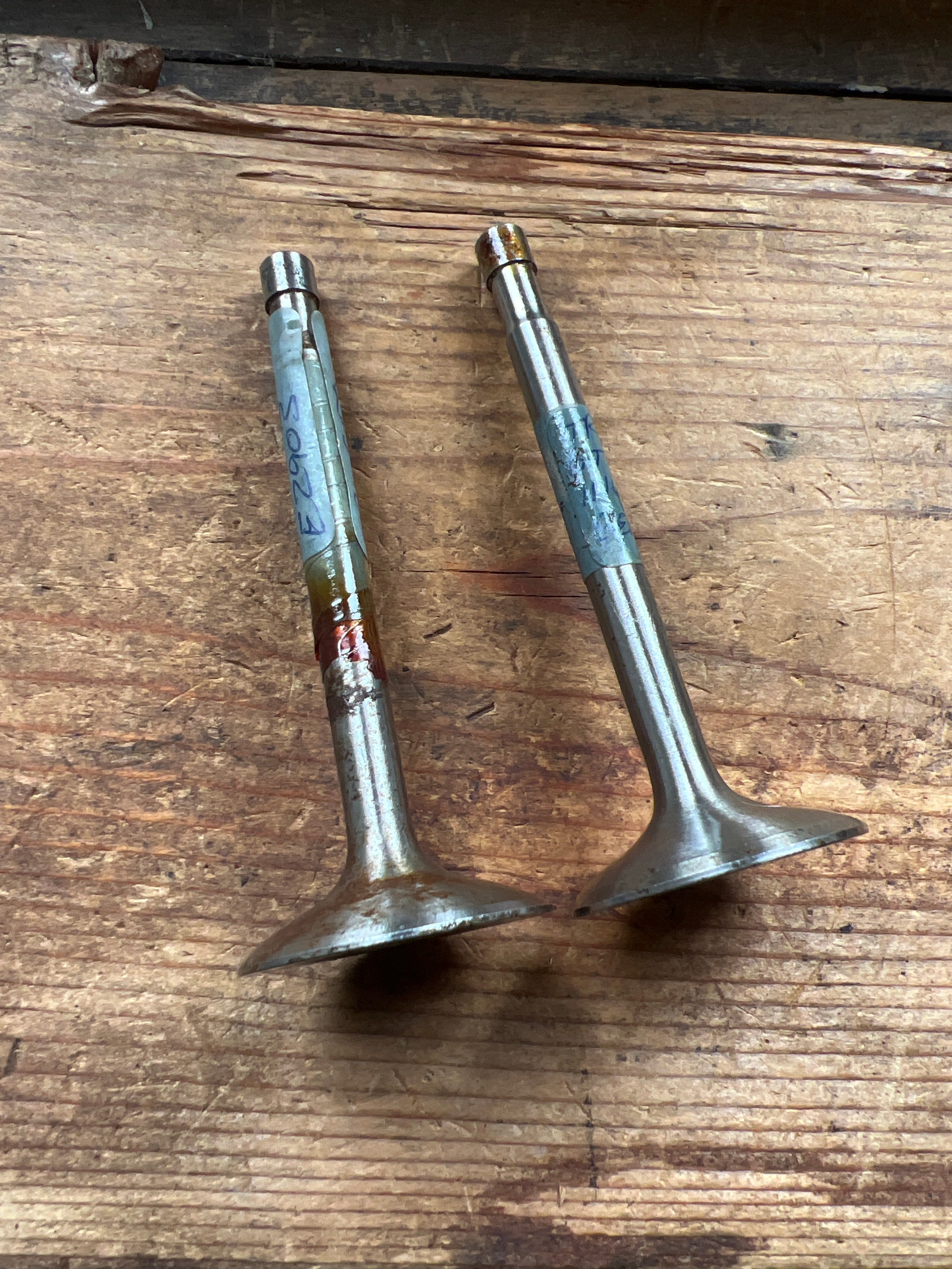 Triumph 6T Iron head pre unit 1949-62 Inlet valves E2903 V23 NOS