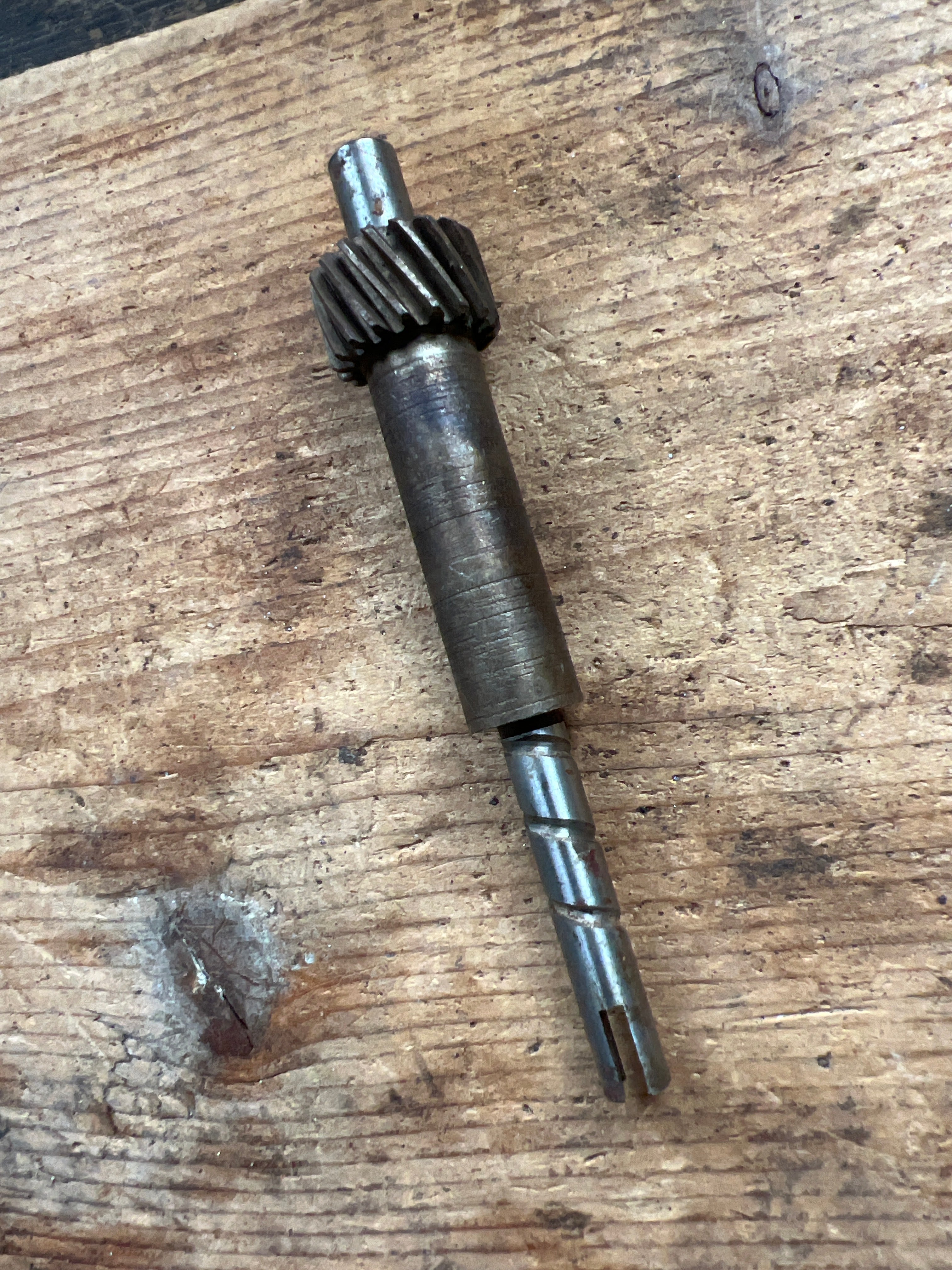 Triumph triple T150 R3 rev drive shaft E8741