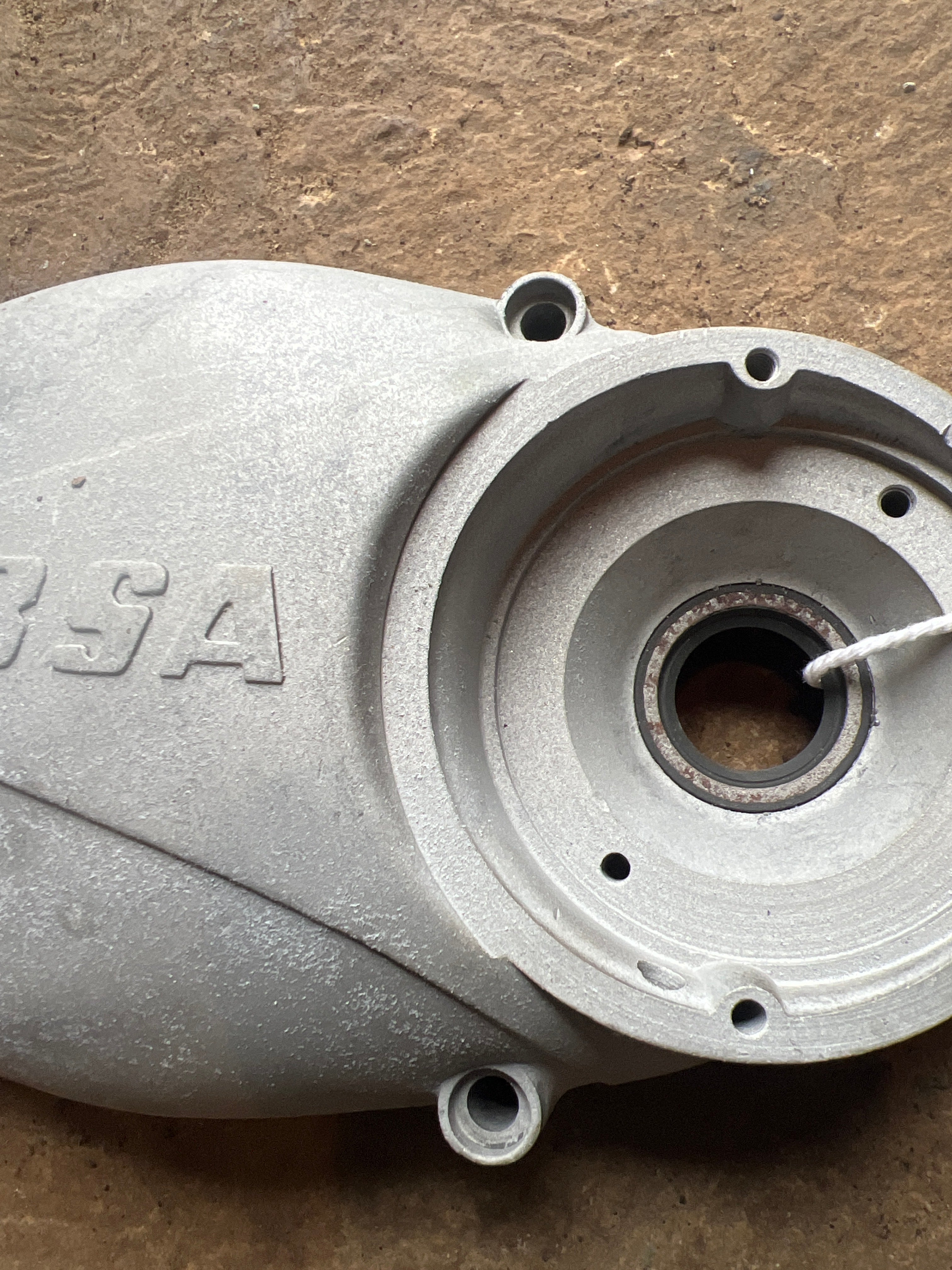 BSA Bantam late points on clutch cover 70-9787/8
