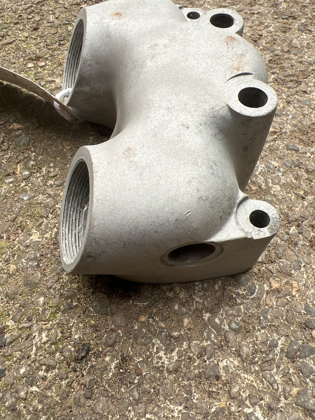 Triumph E3551 500/650 Twins exhaust rocker box