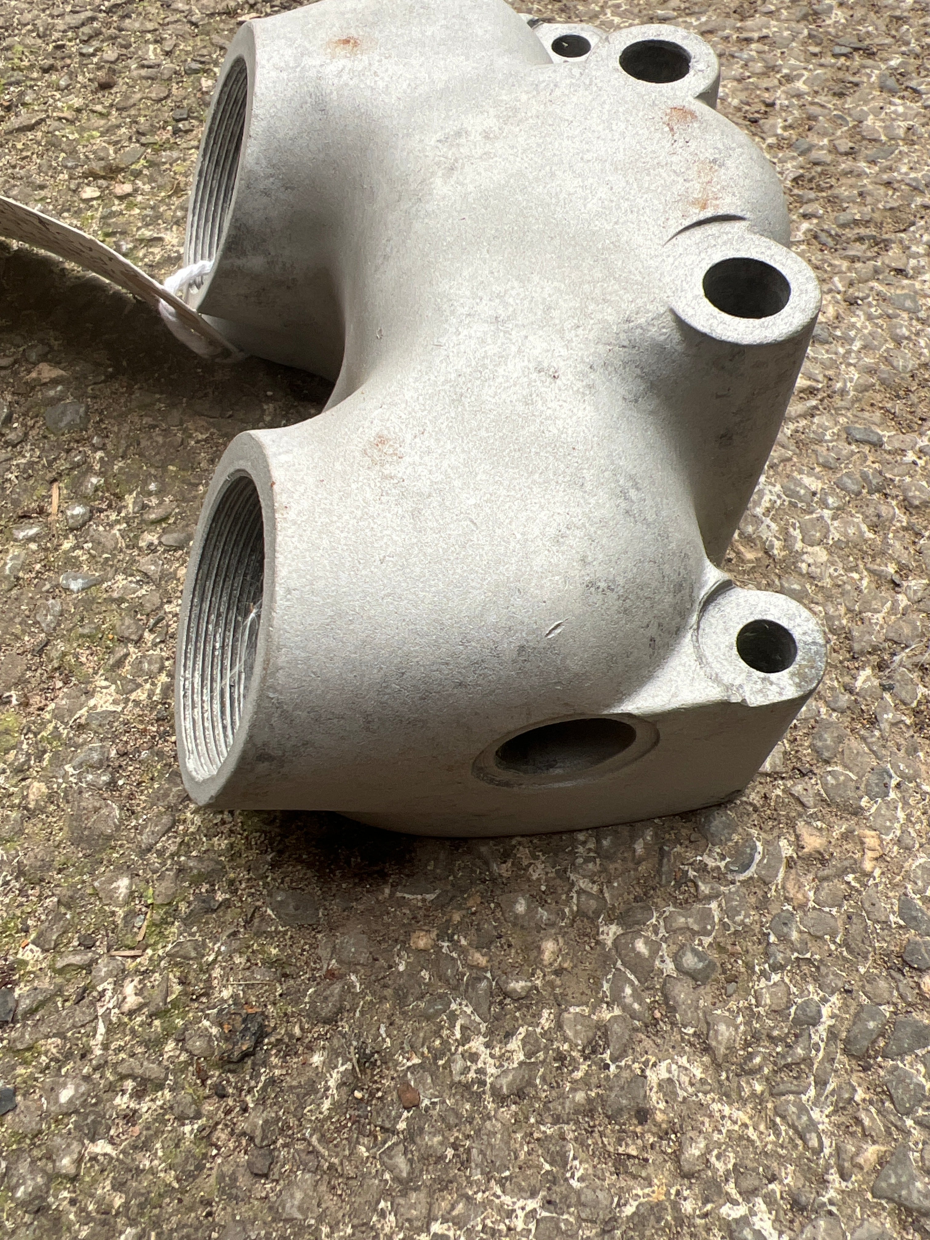 Triumph E3551 500/650 Twins exhaust rocker box
