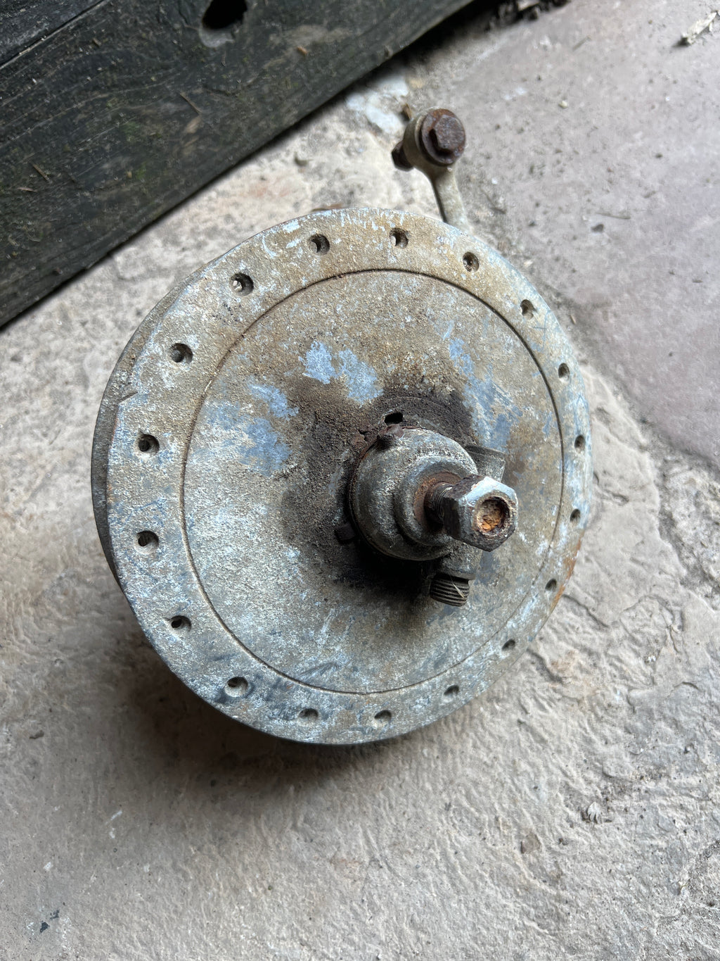 Honda 250 Twin link type front hub complete 7”