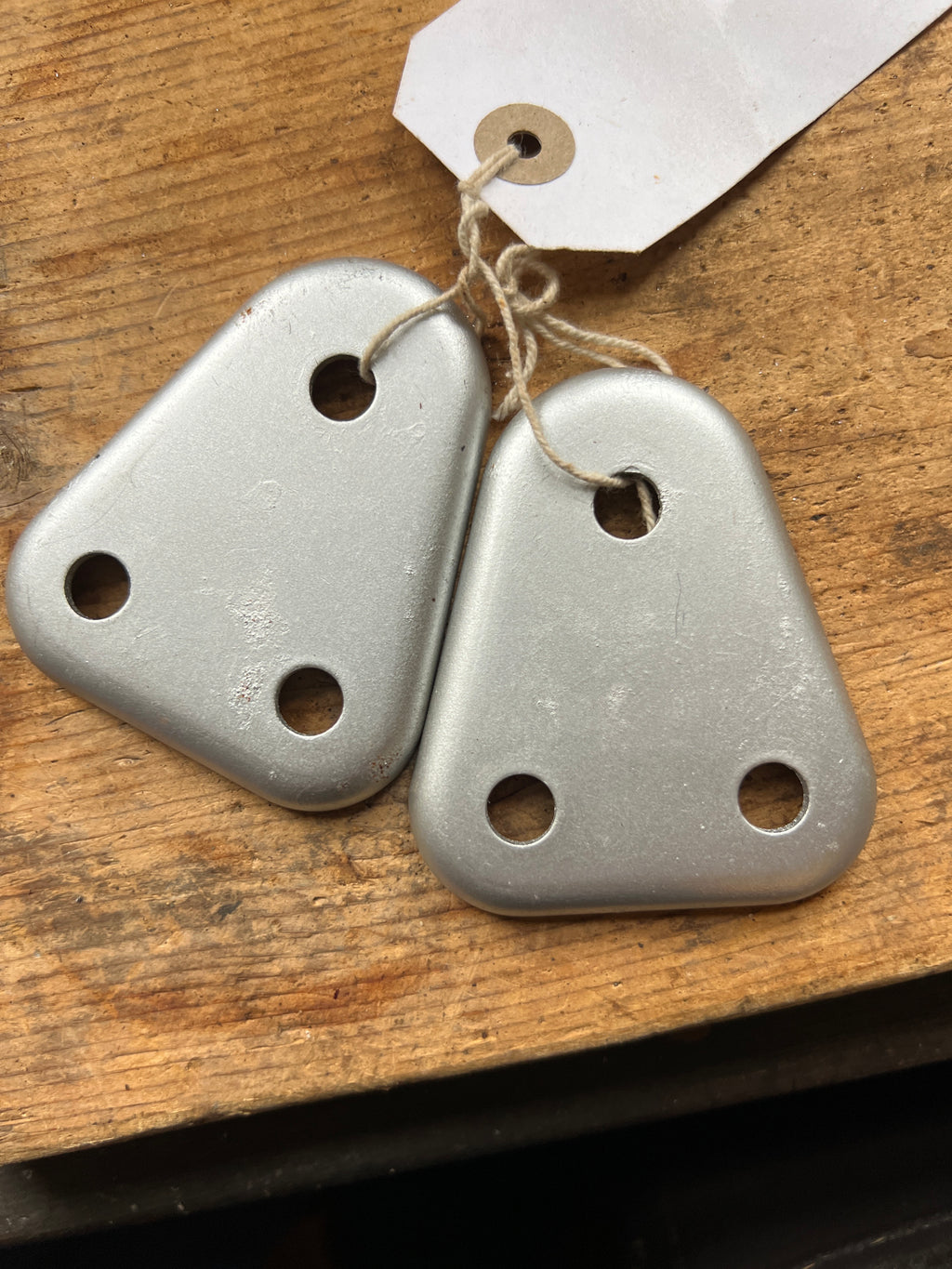 Norton Commando engine steady side plates 061128