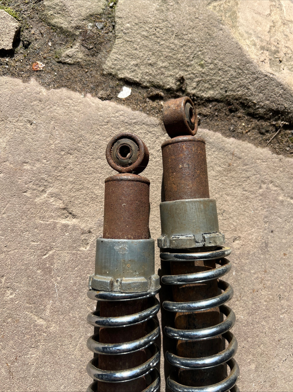 Girling rear suspension units used