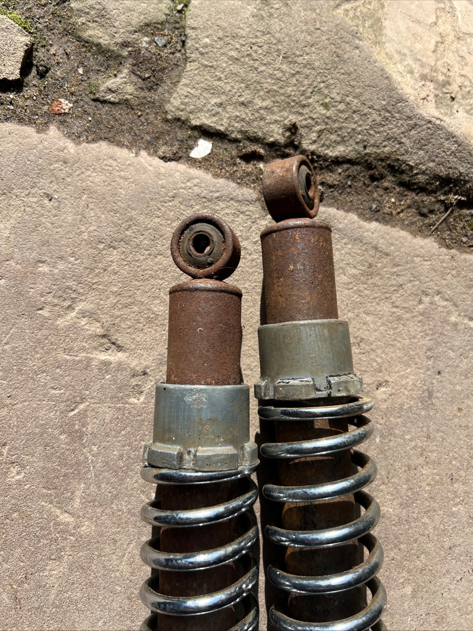 Girling rear suspension units used