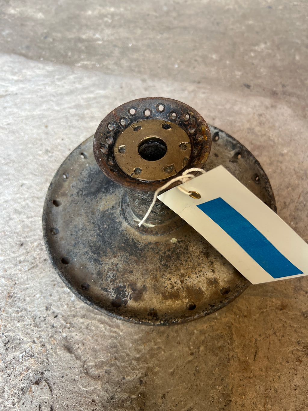 Ariel rigid frame front hub with bearings etc less brake plate
