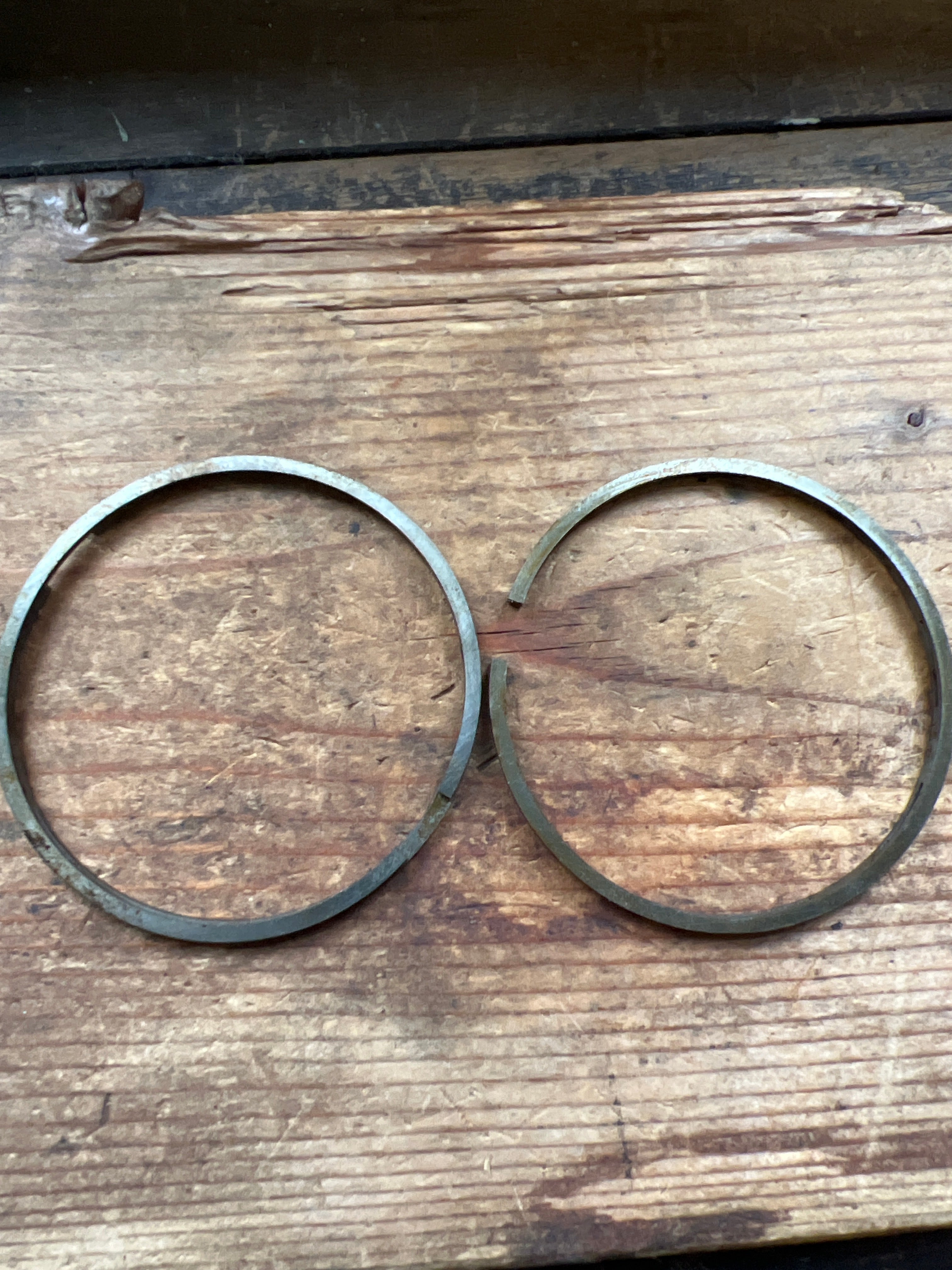 Triumph 350cc Single Tiger 80 +40 piston ring set NOS