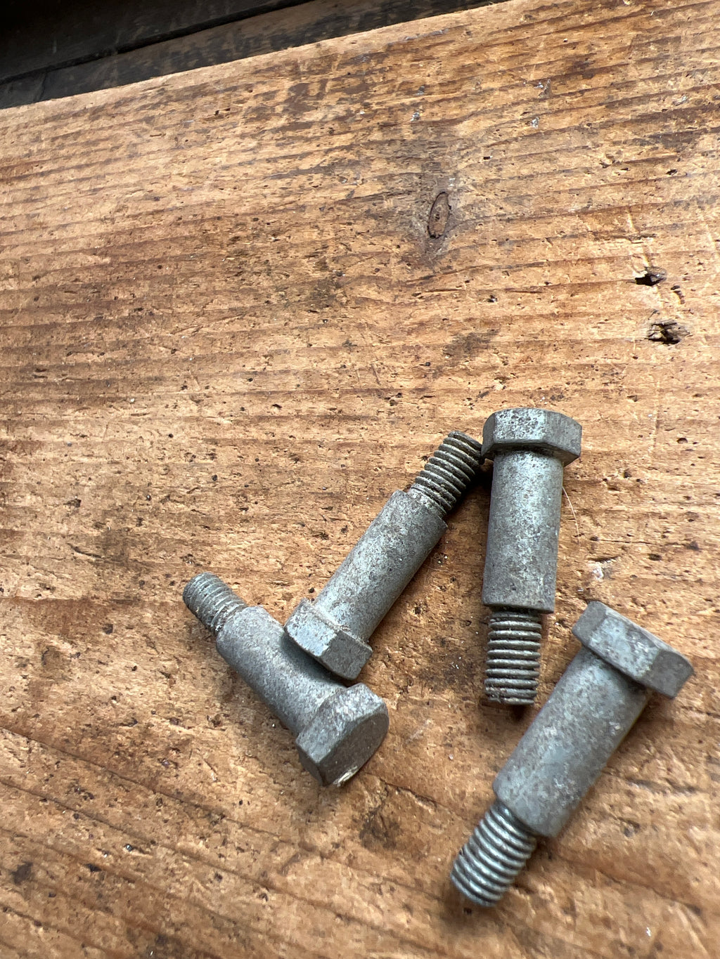 Triumph Triple oil cooler bracket bolts 82-9323
