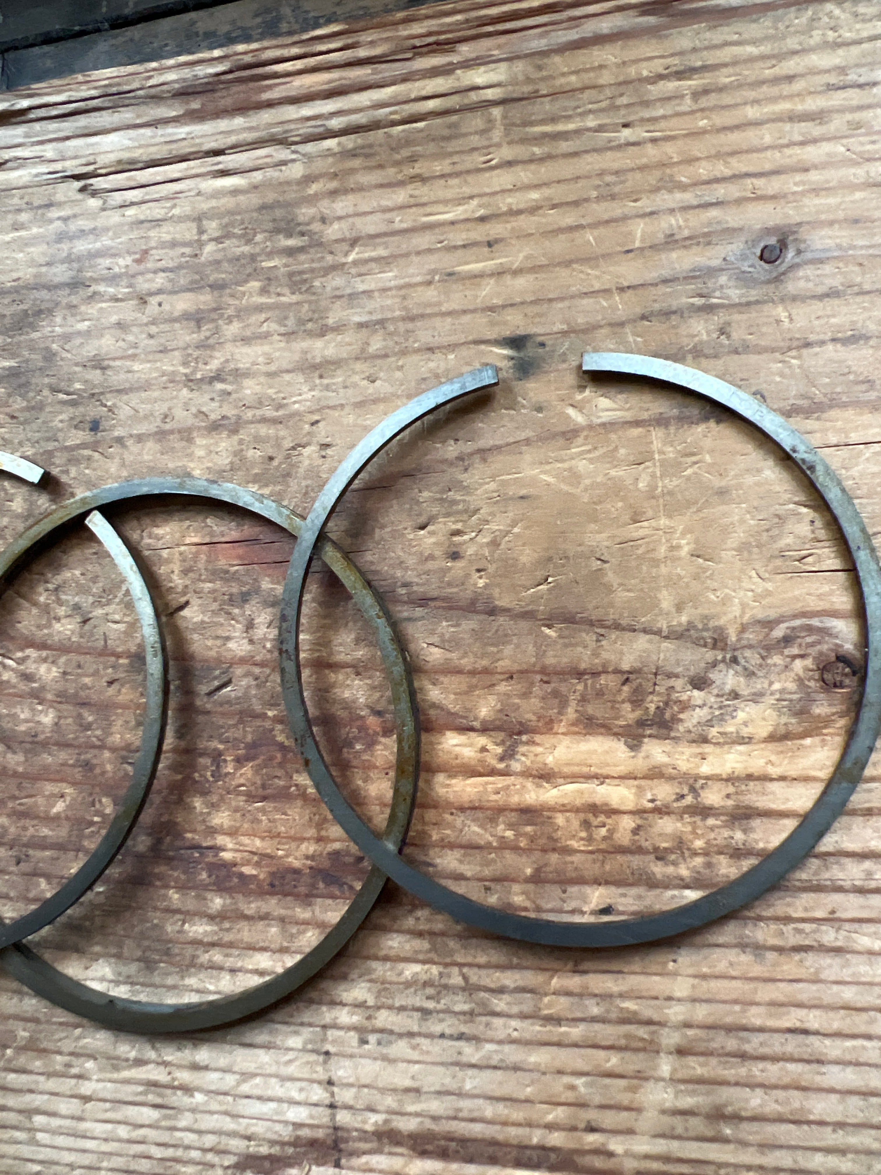 Norton 348cc model 50 and inter Piston ring set of 3 NOS