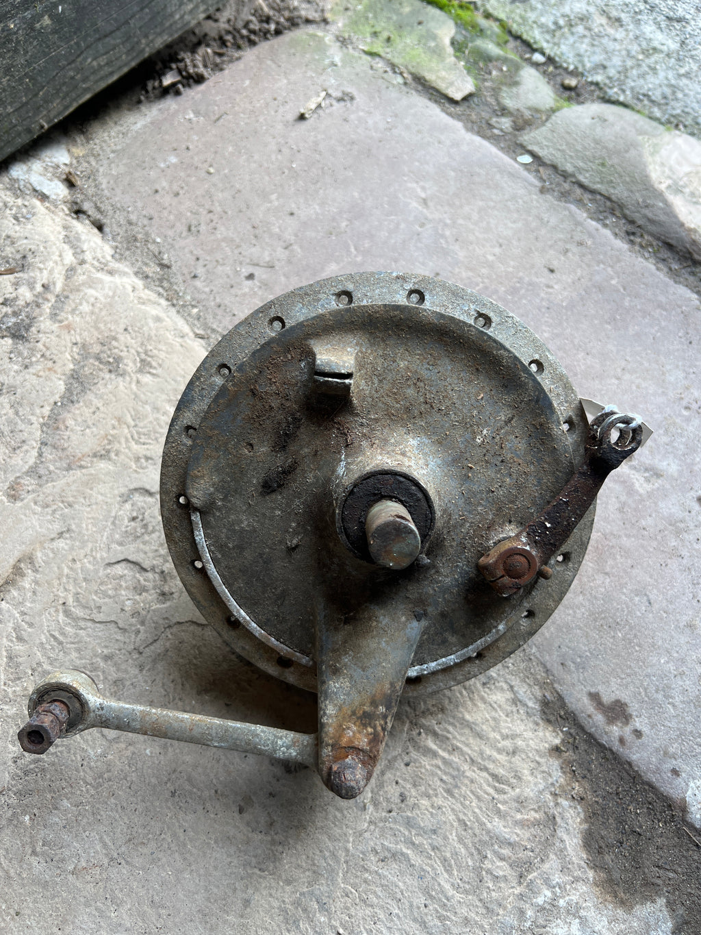 Honda 250 Twin link type front hub complete 7”