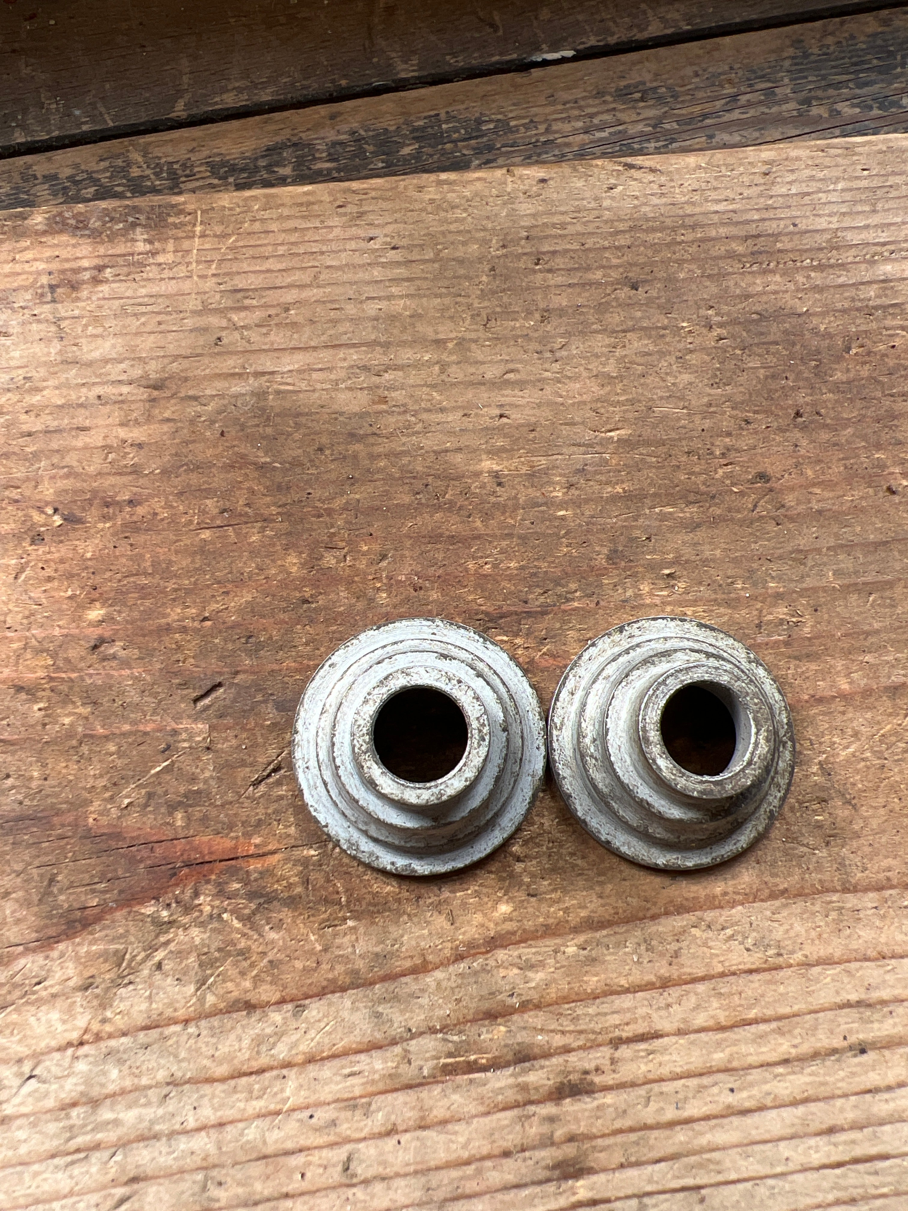 BSA C11 C12 250cc OHV single valve spring top collars Pair 31-111