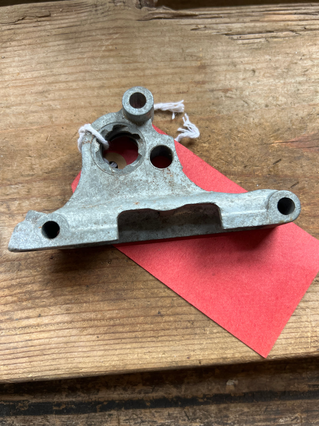 Triumph T1385 3TA 5TA T100A gearbox outer cover return spring housing NOS