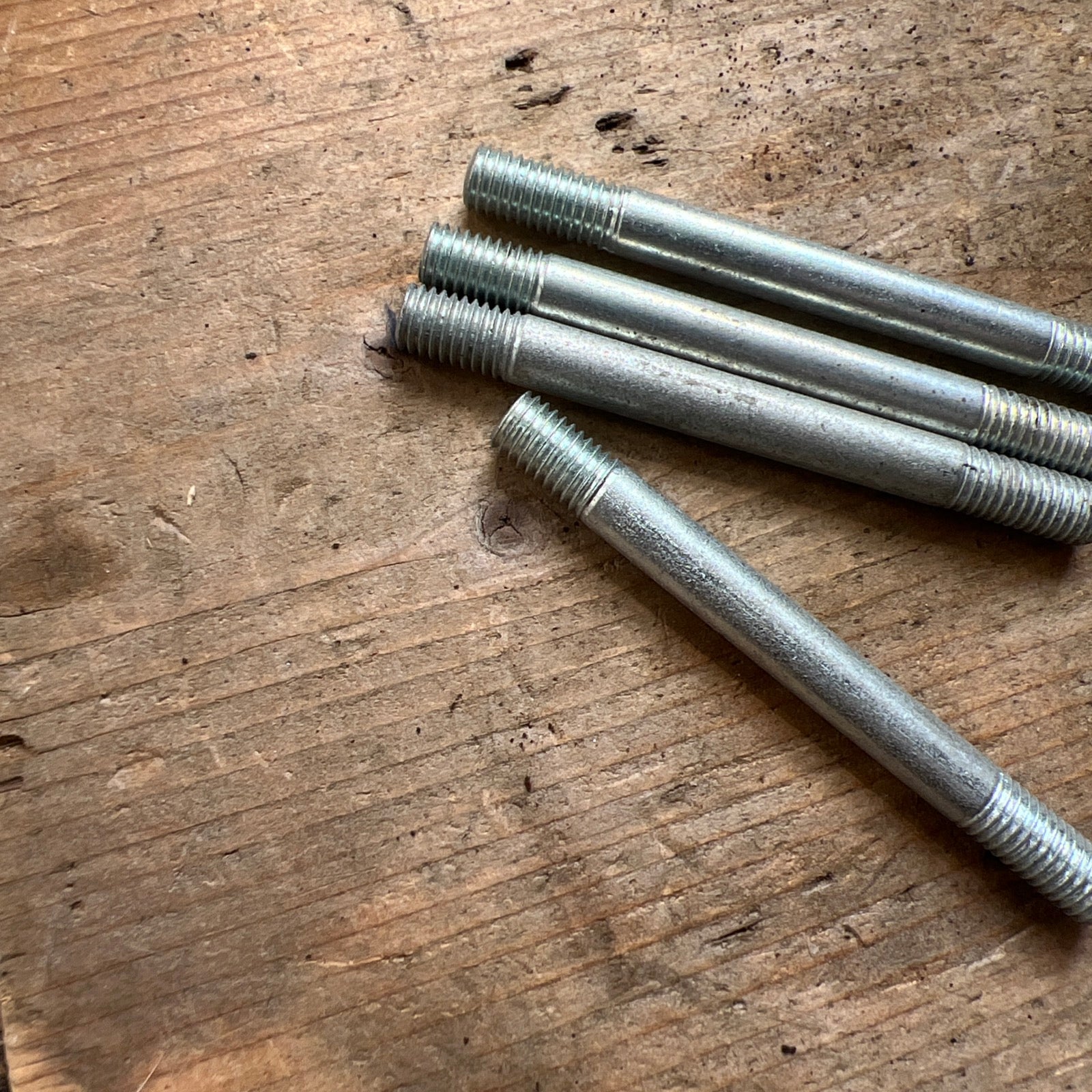 BSA C15 Rocker box studs 40-0124
