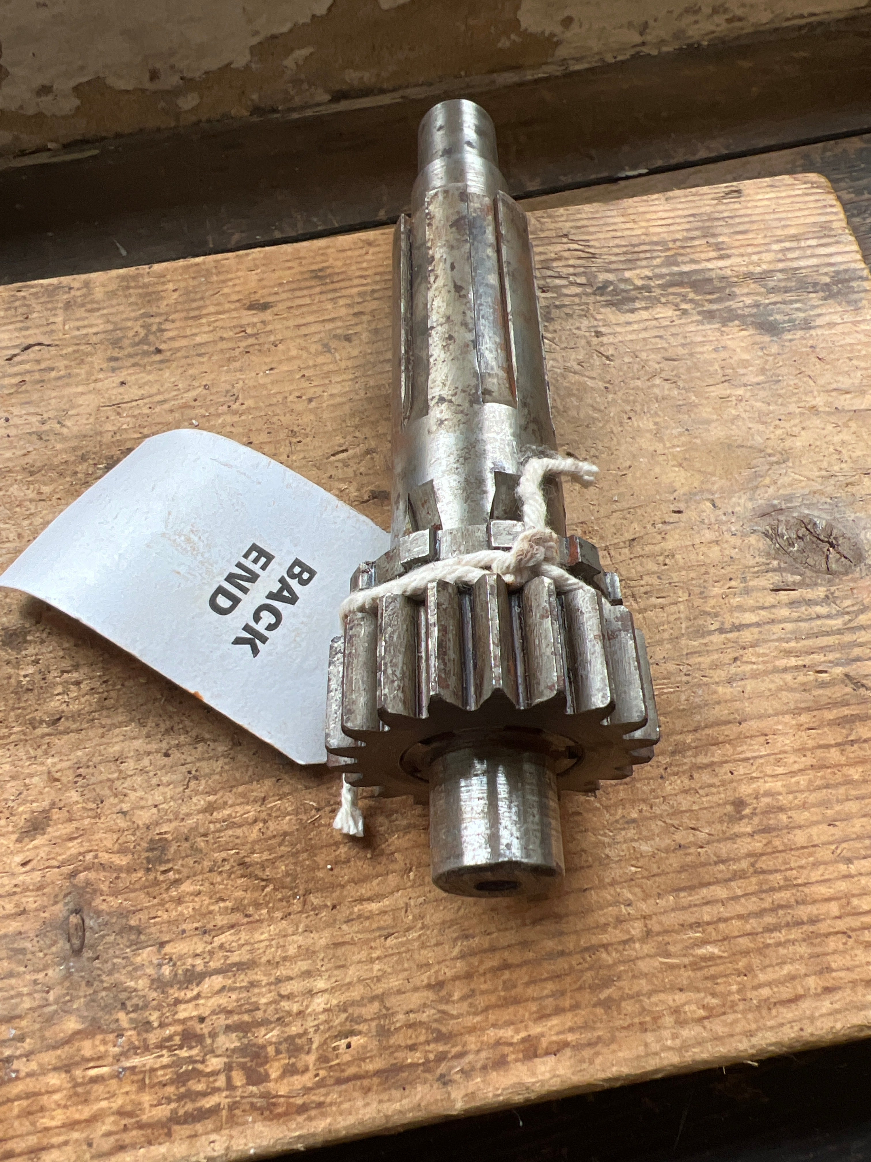 Triumph 57-4334 650 unit Twins & T150 4 speed gearbox Layshaft & gear 19T NOS