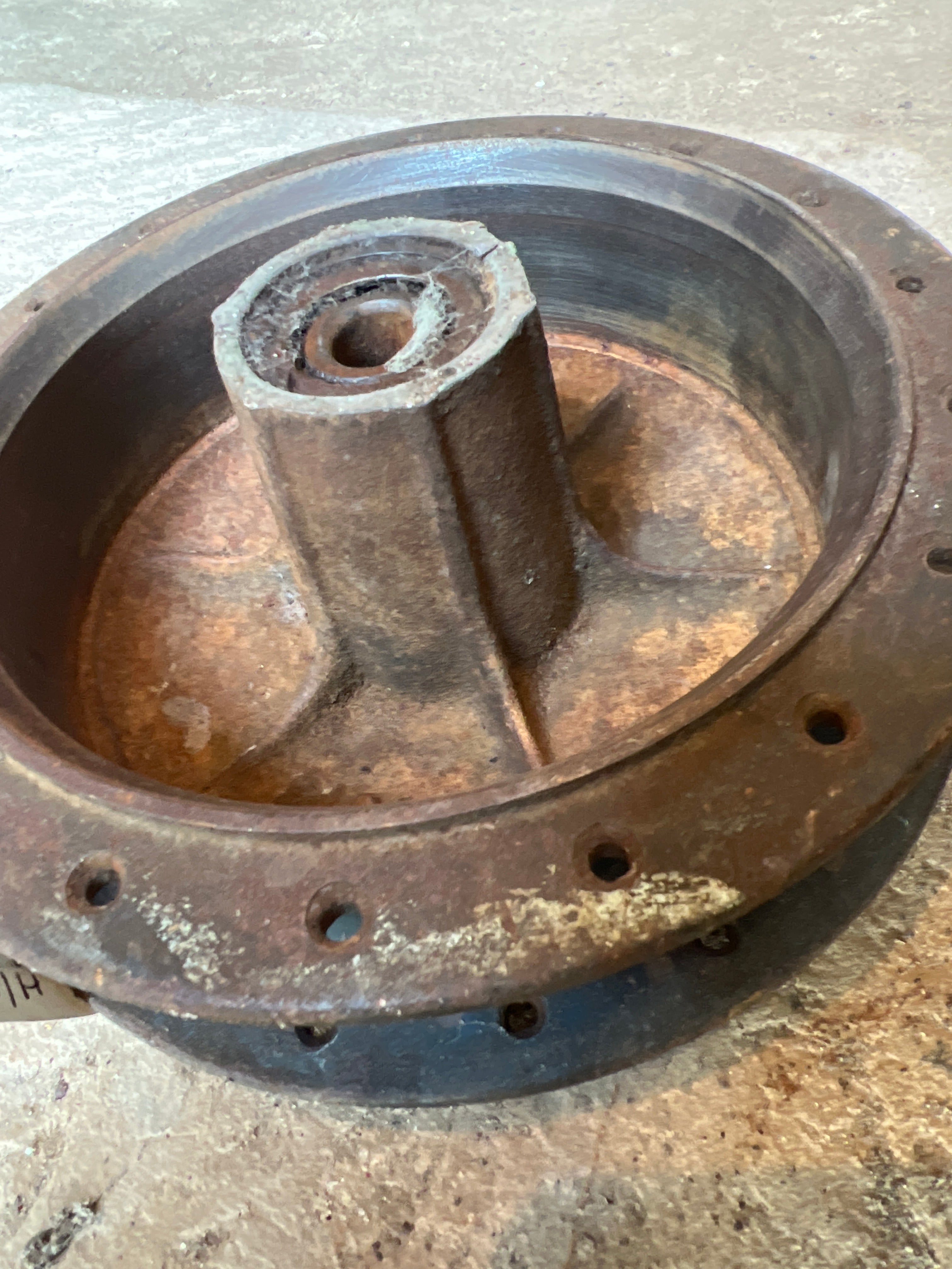 Ariel arrow & leader Iron front hub