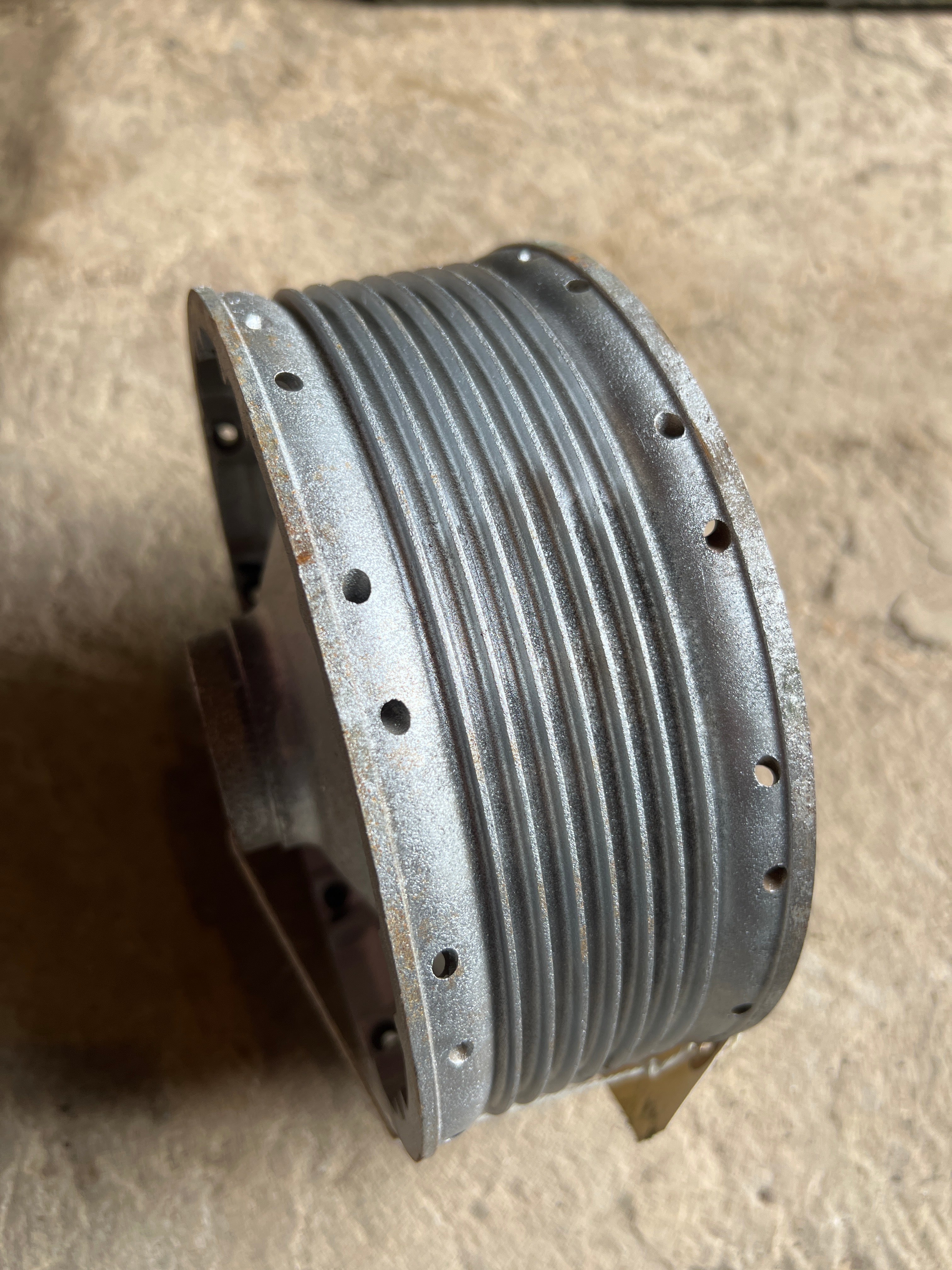 Triumph 3TA 5TA T100A 7” single front full width wheel hub