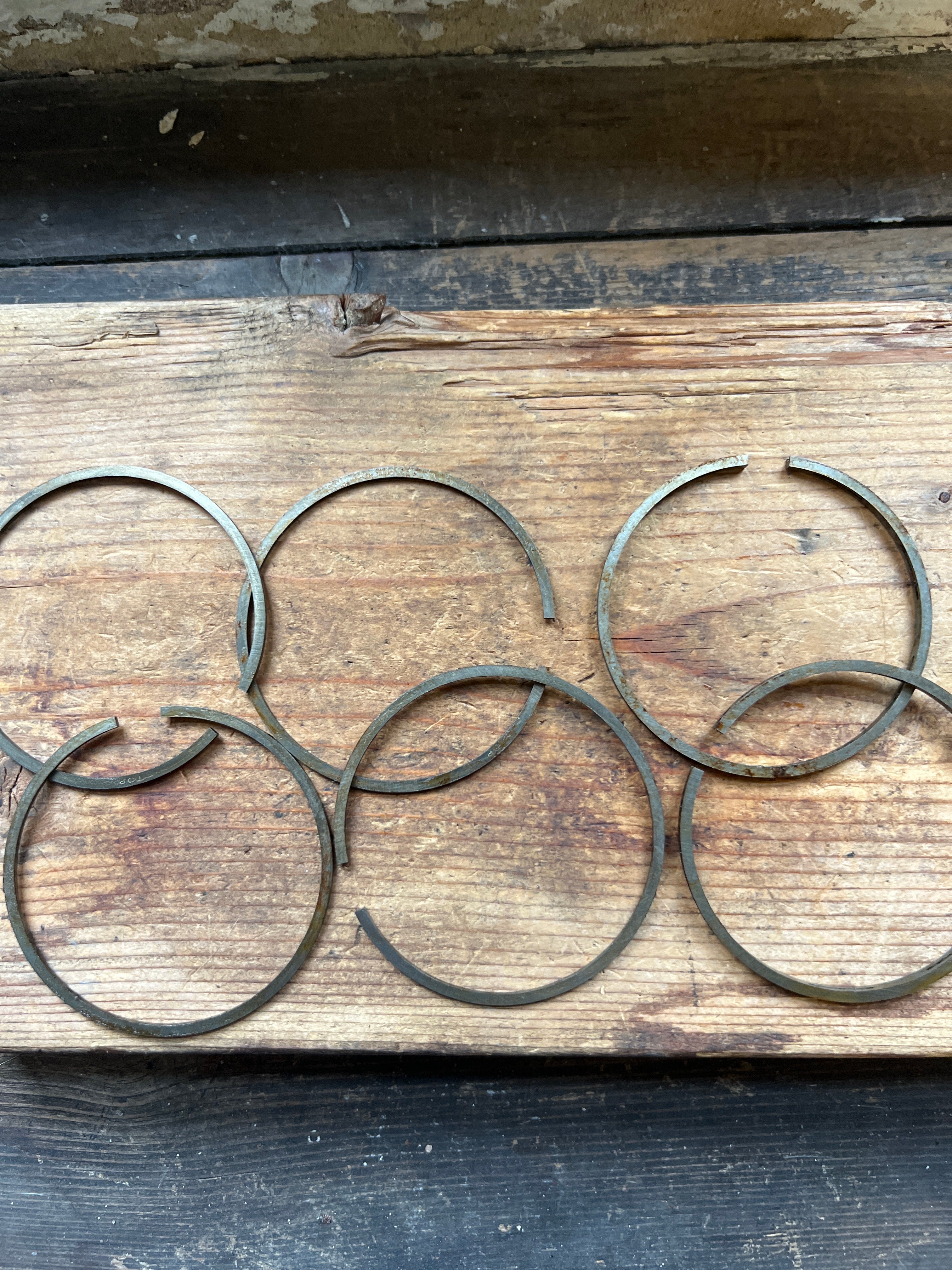 Triumph 650 Twin standard piston ring set NOS