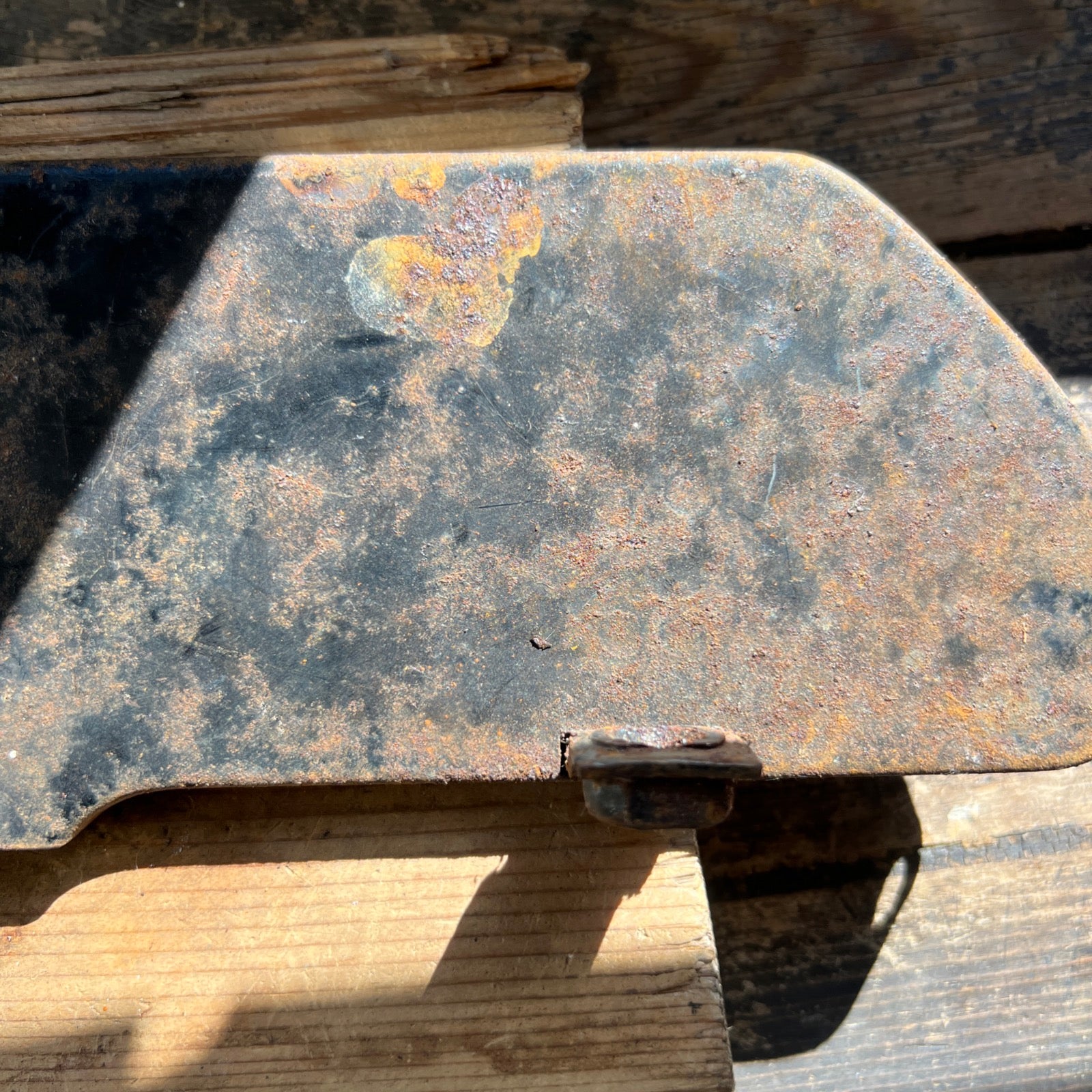 Triumph Tigress BSA Sunbeam twin right hand foot rest plate 76-9272 NOS