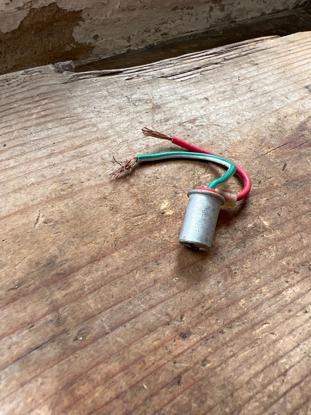 Triumph T100T warning light bulb holder New old stock