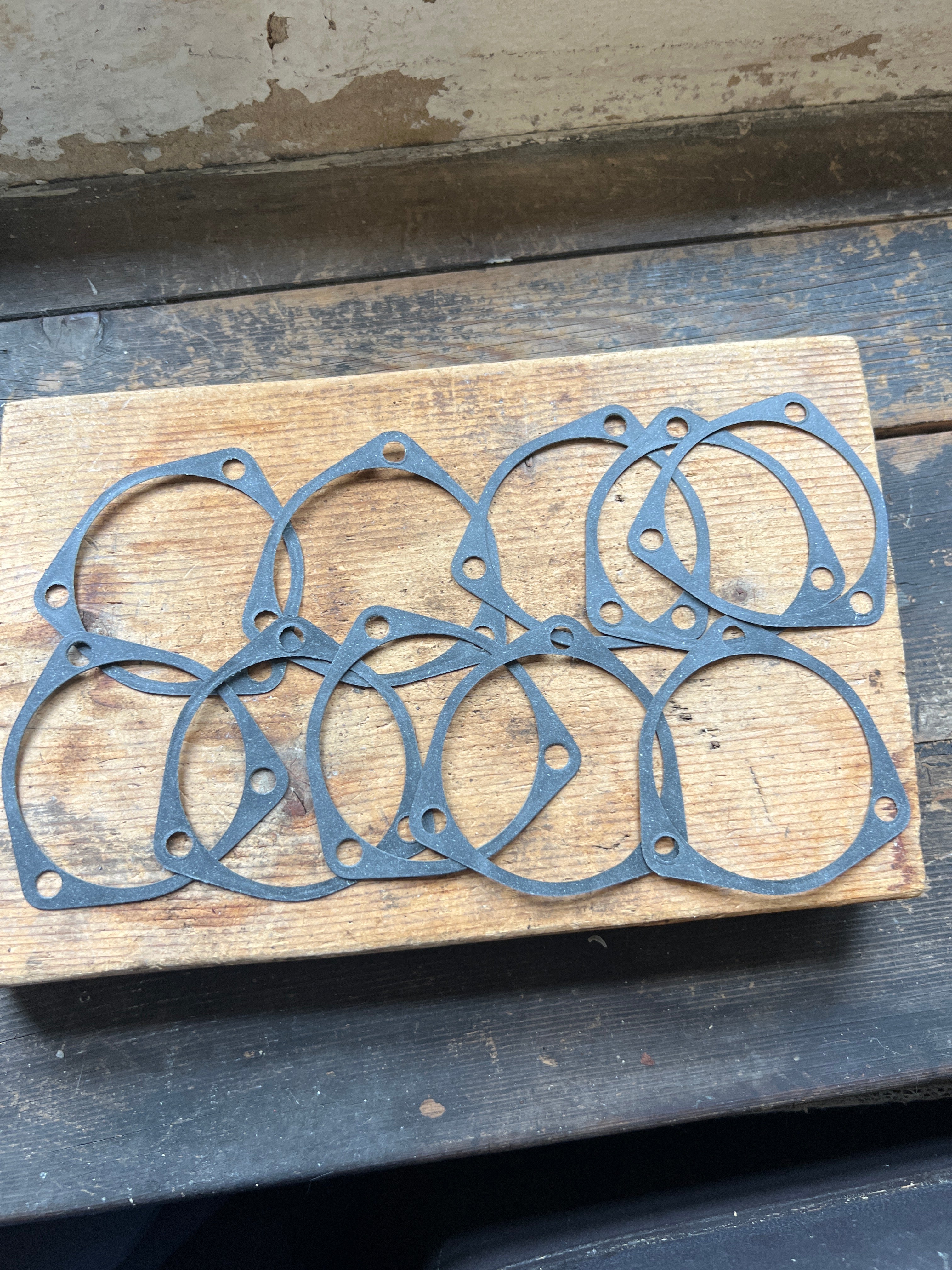 Triumph T160 gearbox oil seal housing gasket (10) 71-1451