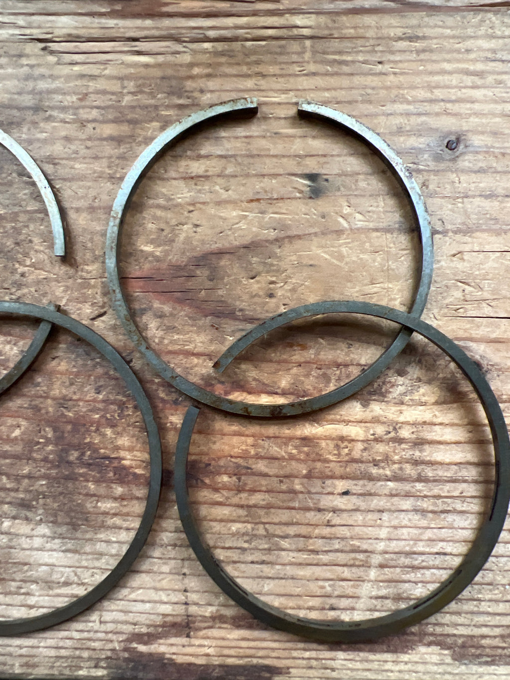 Triumph 650 Twin standard piston ring set NOS