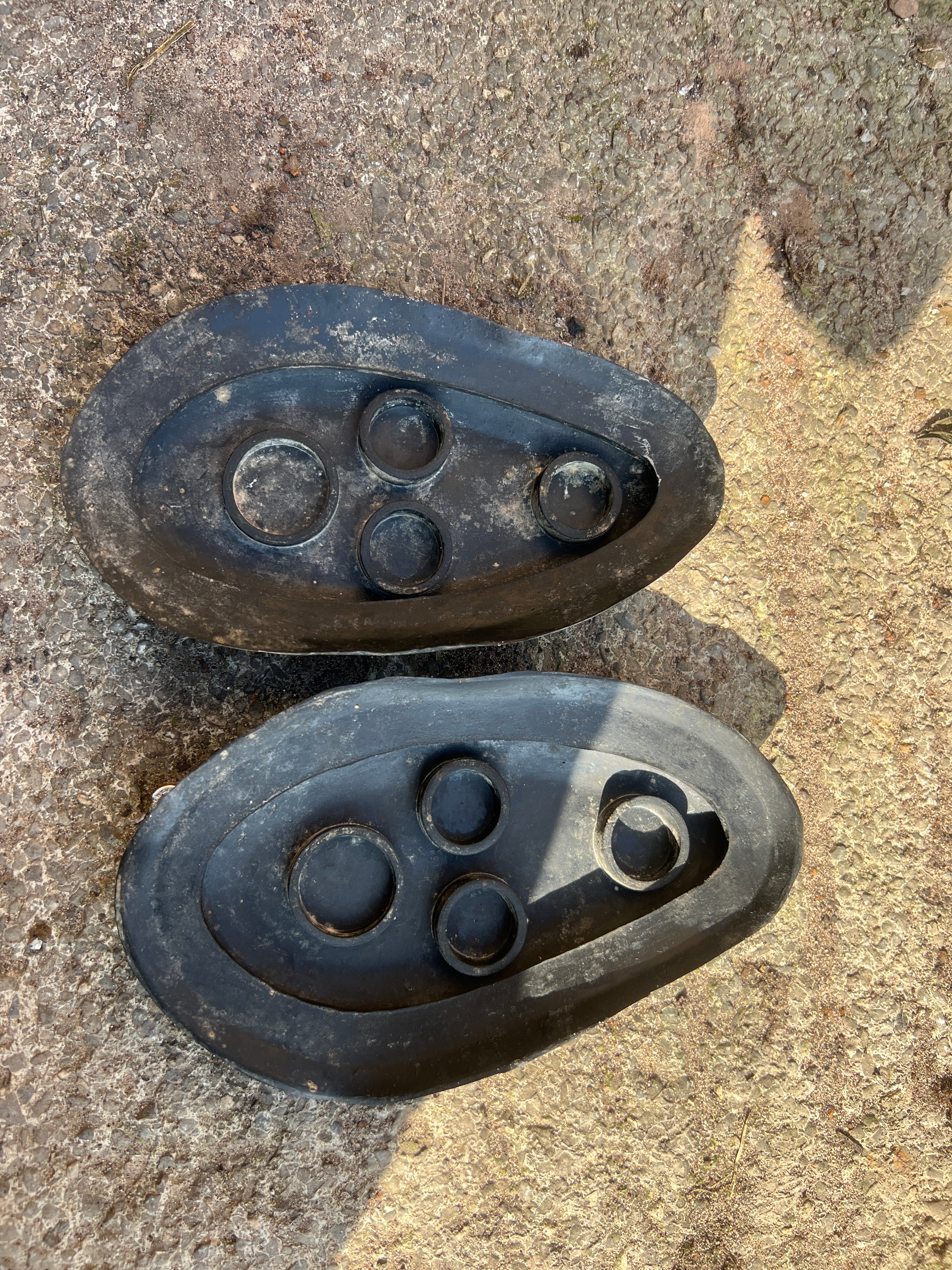 Ariel singles and twins petrol tank knee rubbers