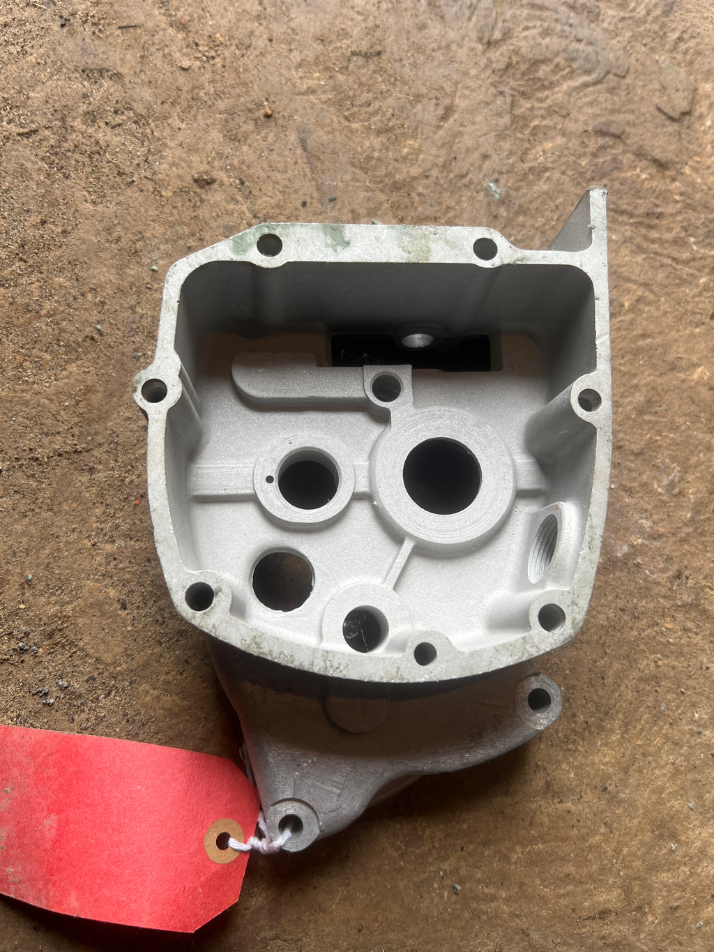 Triumph T150 inner gearbox case NOS