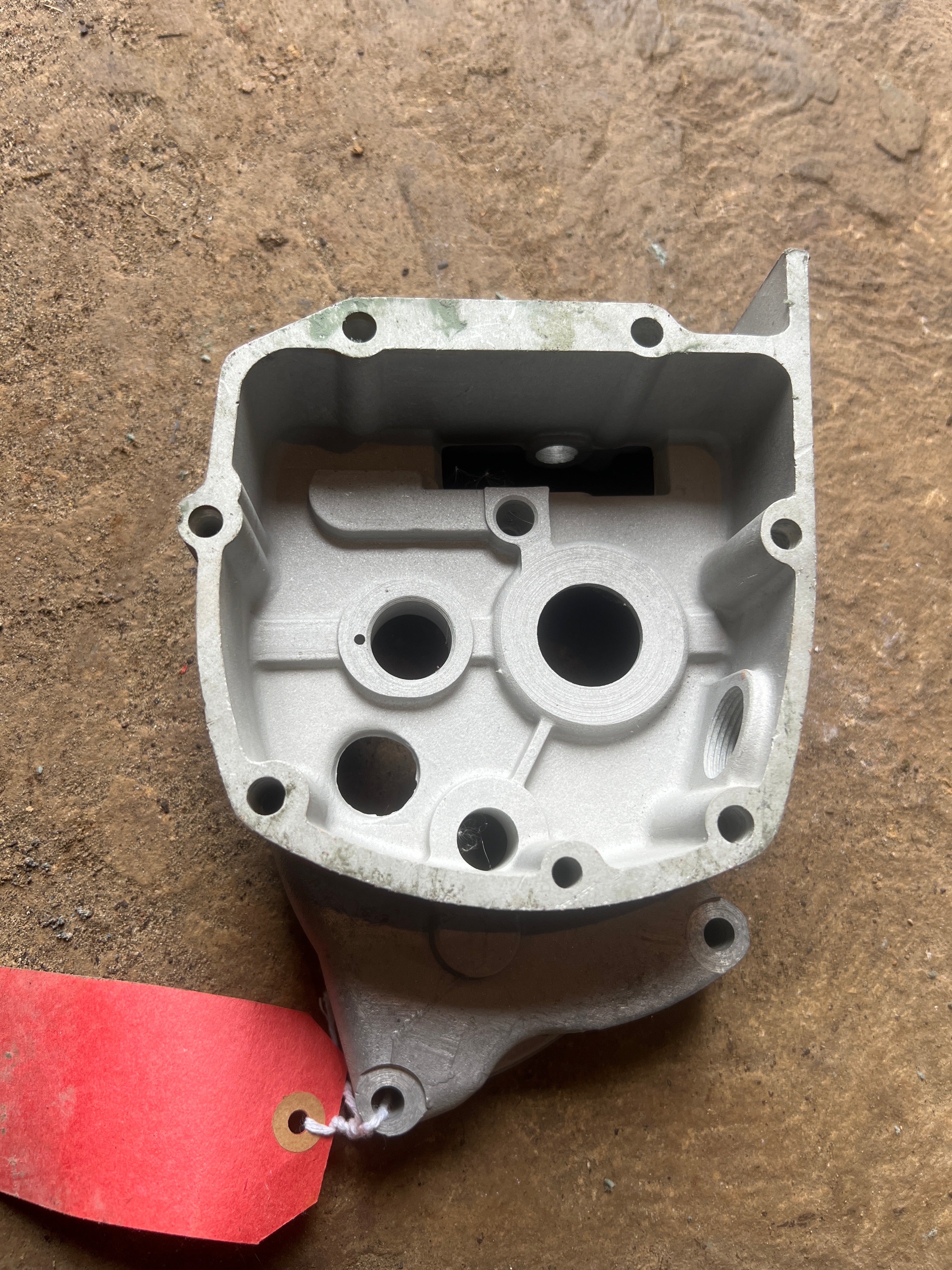 Triumph T150 inner gearbox case NOS