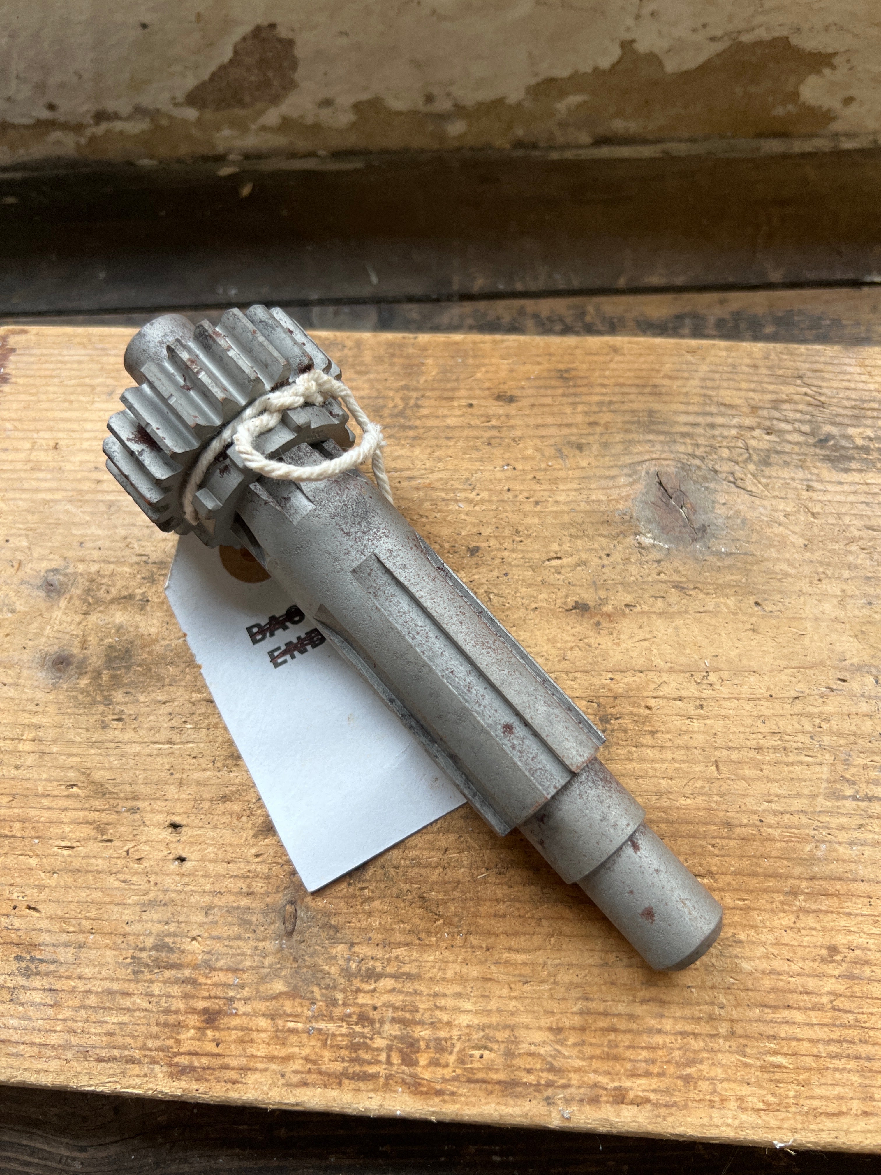 Triumph 650 unit or T150 4 speed layshaft & gear 22Tooth