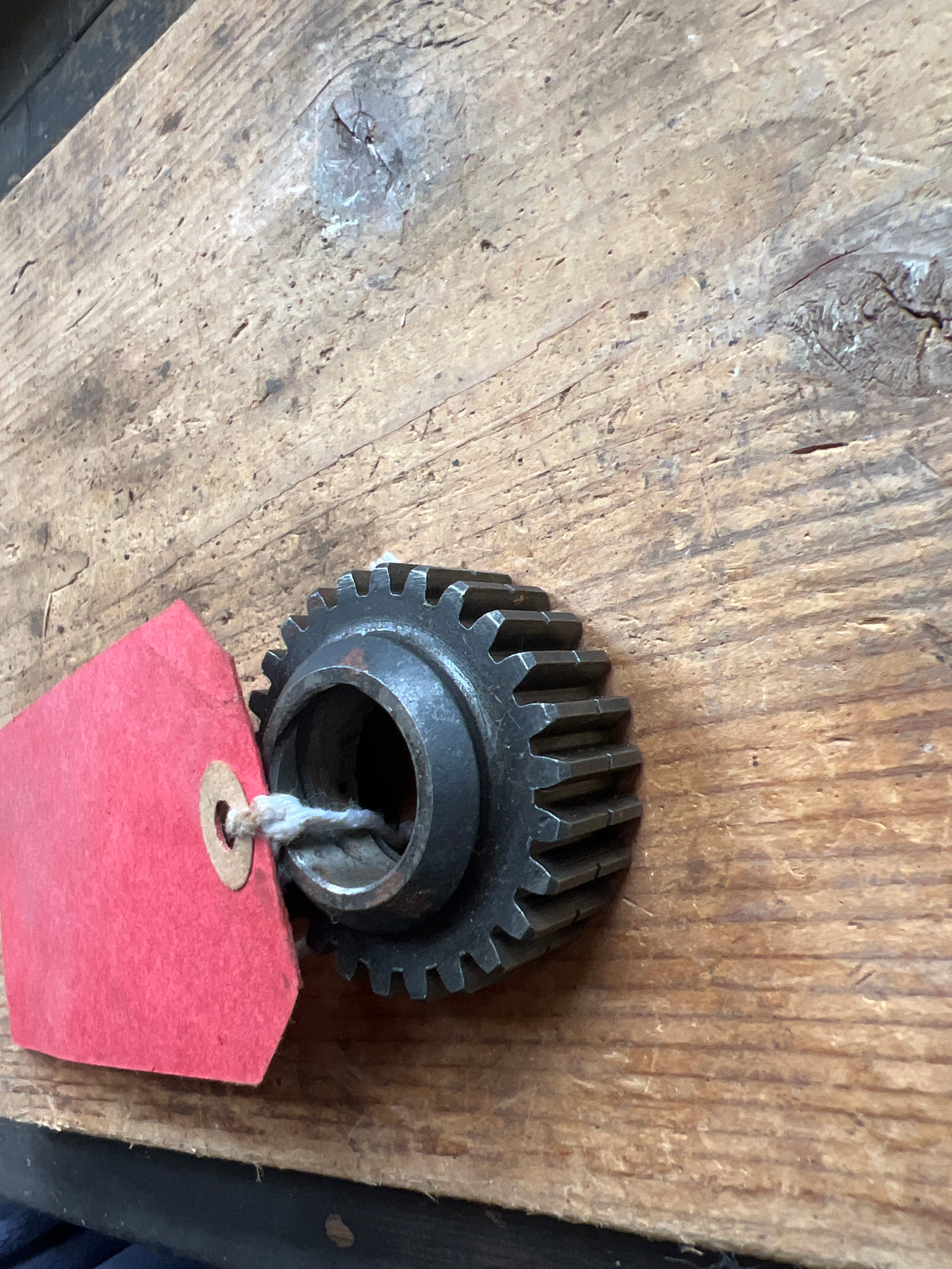 BSA Bantam 90-1696 4 speed 26 Tooth pinion main shaft spinning gear