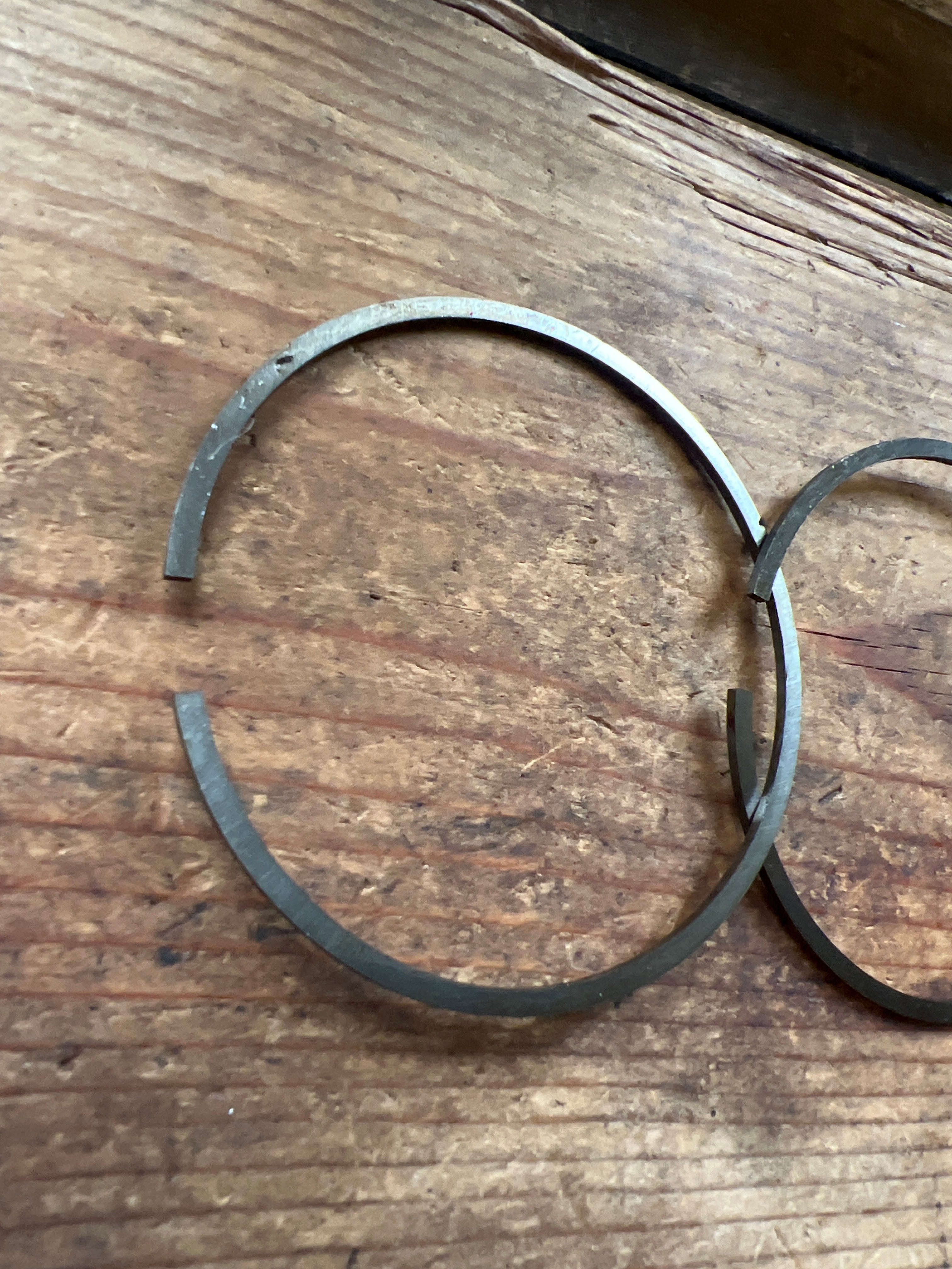 Matchless 250cc model G2 2 compression rings