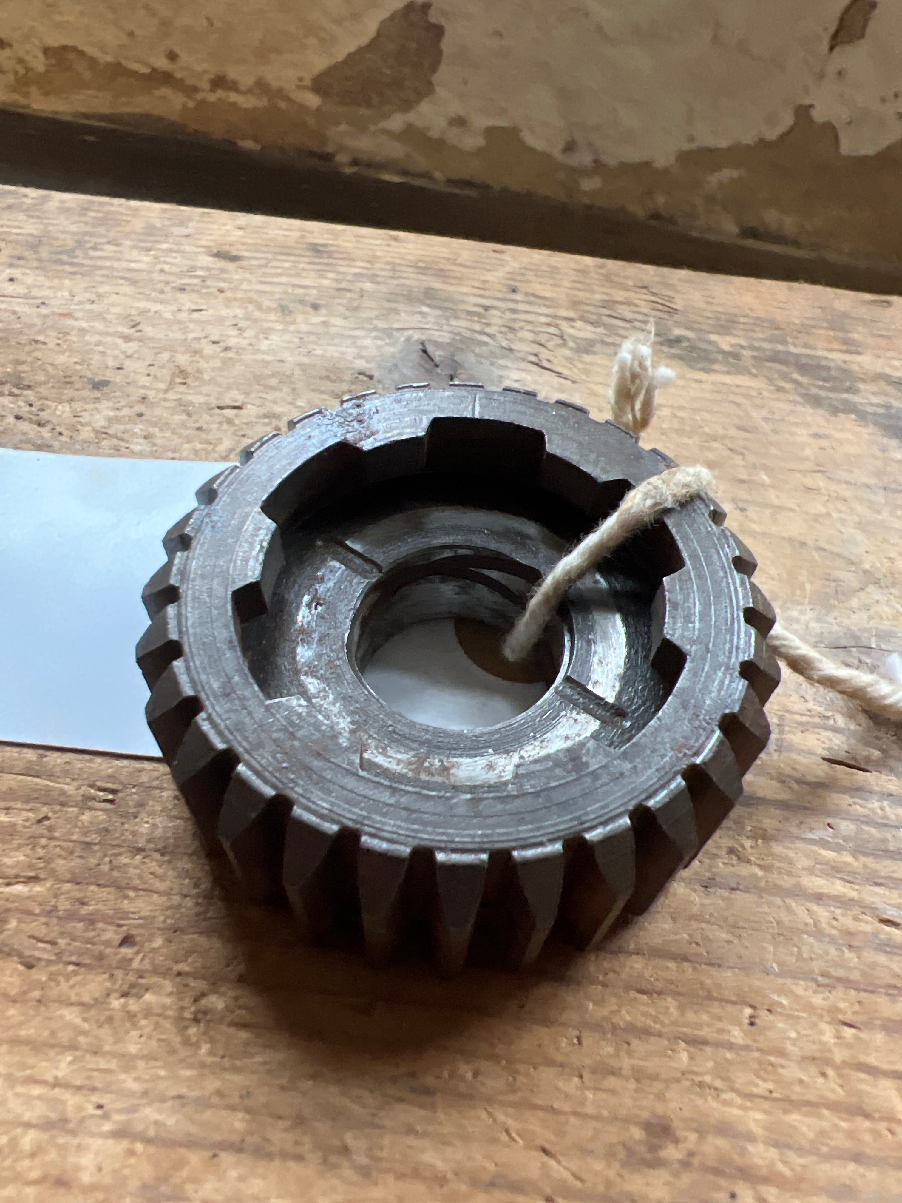 BSA C15 scrambler gearbox main shaft spinning gear 40-3131
