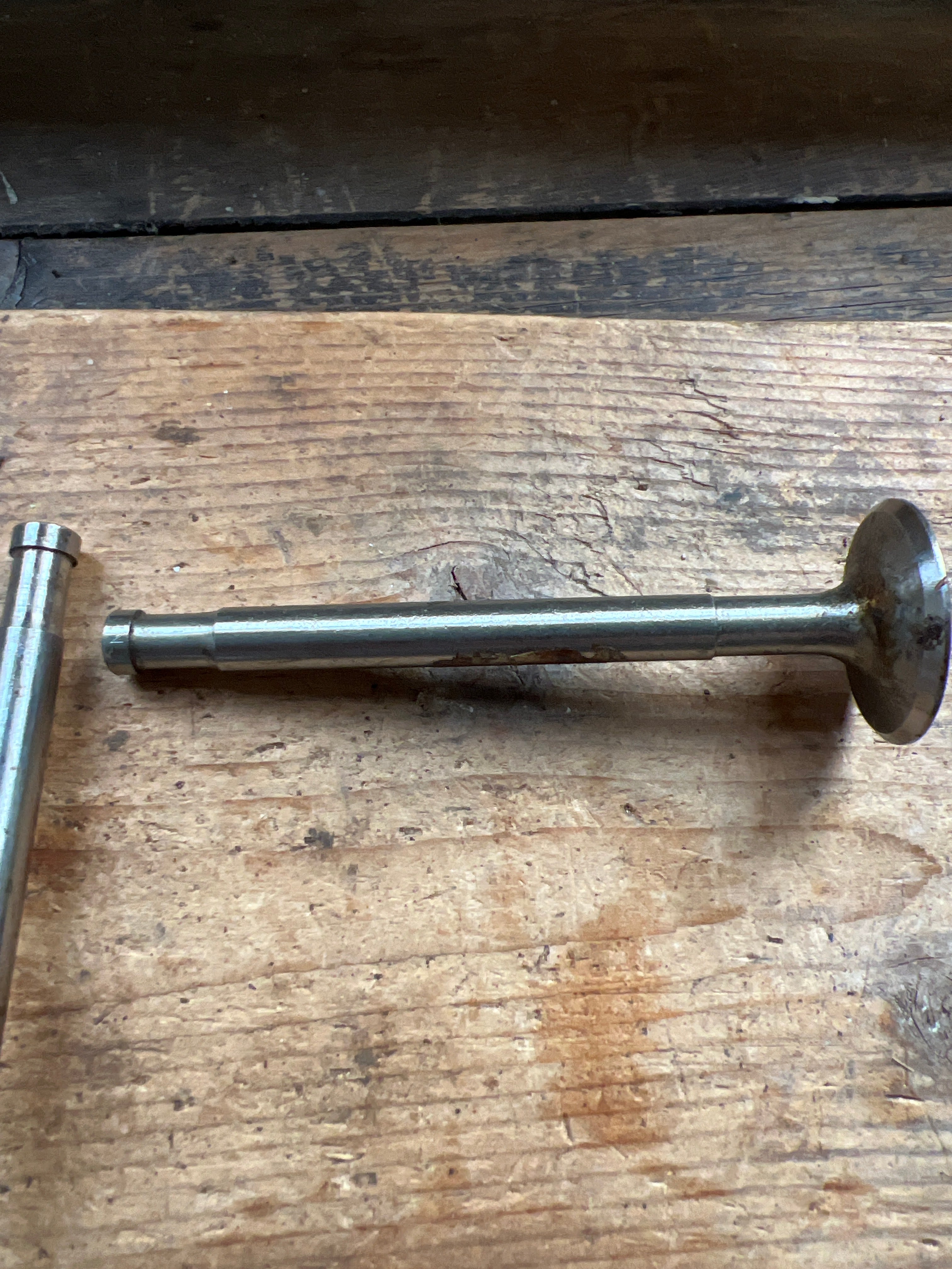 Triumph TRW 500cc Twin side valves EX W/D Inlet valves