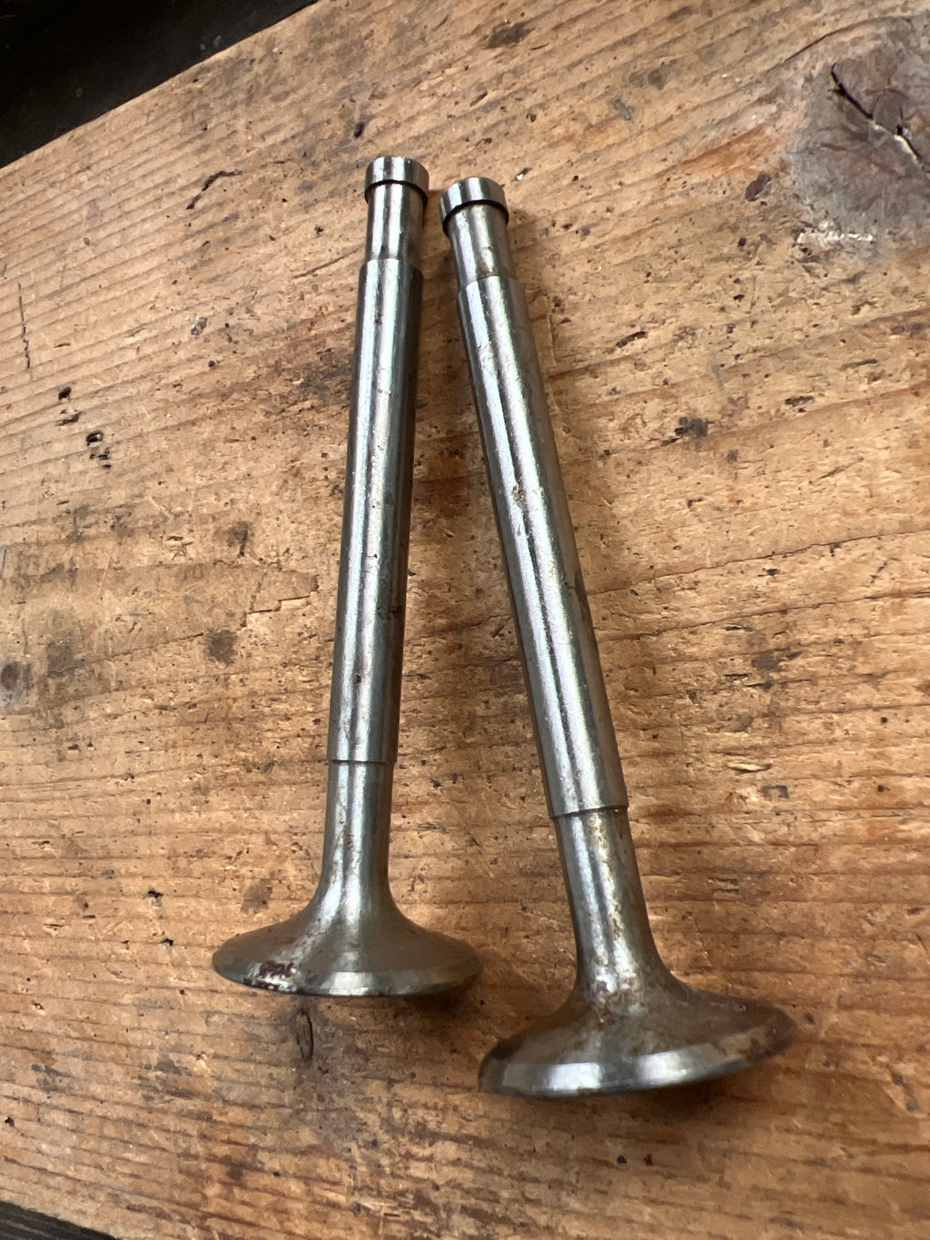 Triumph TRW 500cc Twin side valves EX W/D Inlet valves