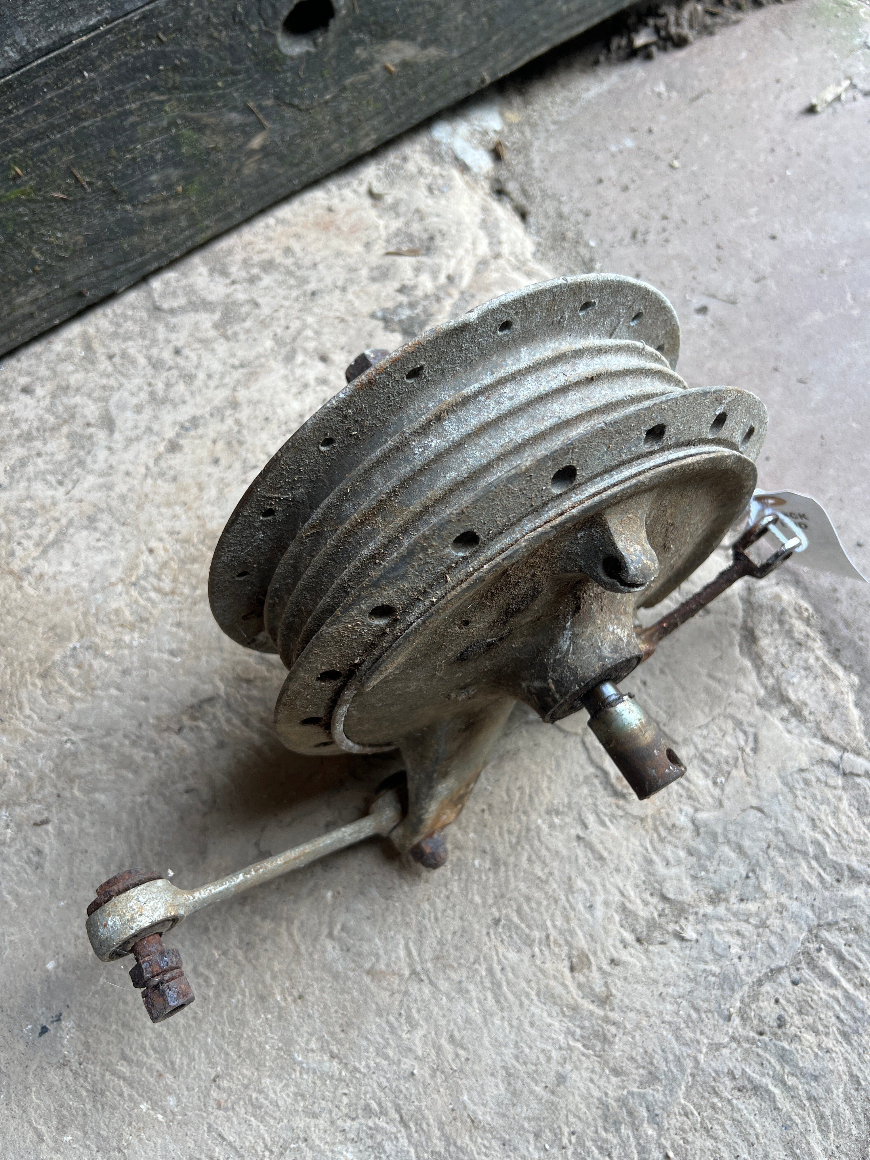 Honda 250 Twin link type front hub complete 7”